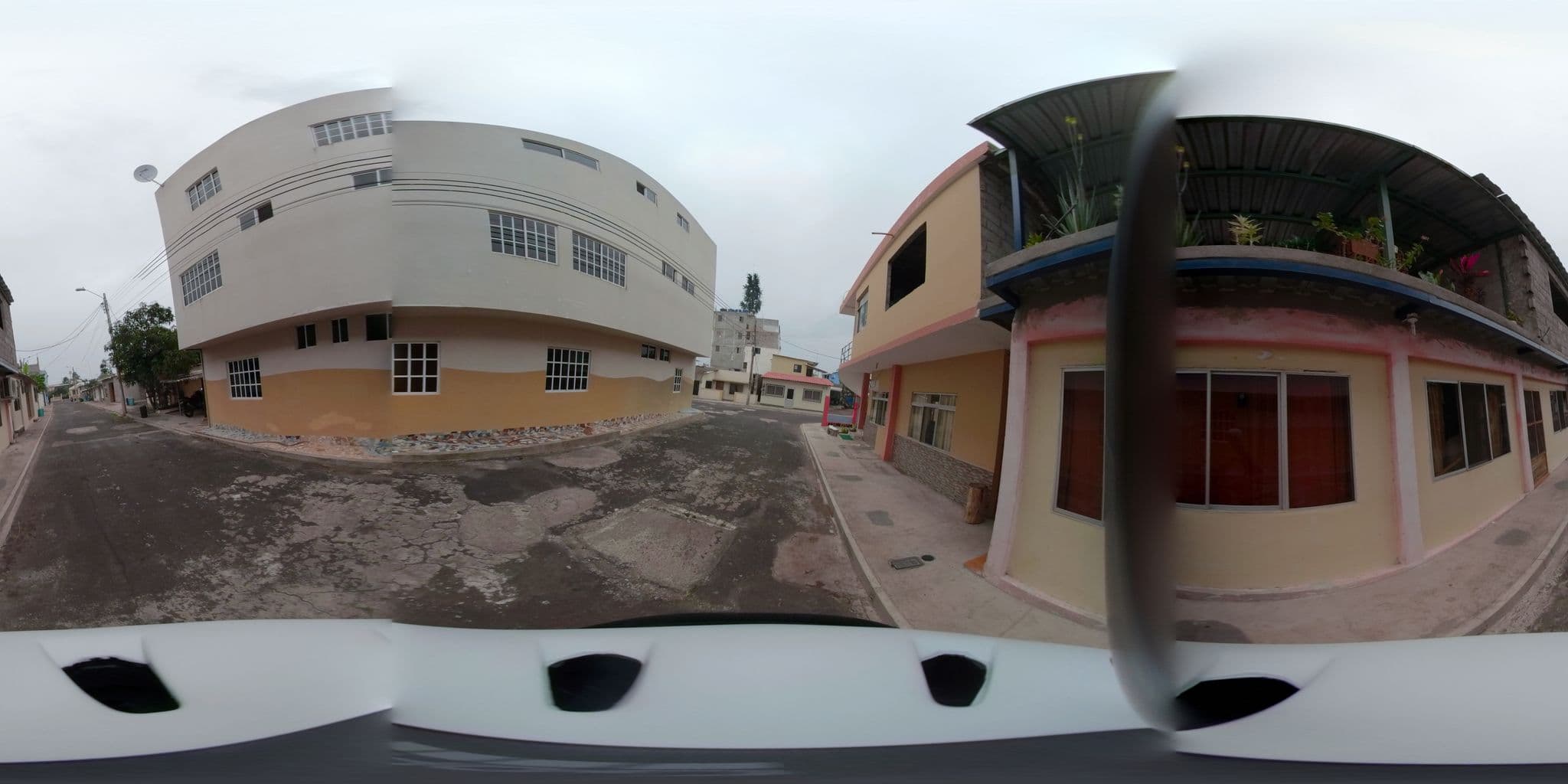 Street view near Katarma Artistic and Green Inn, Puerto Baquerizo Moreno — © lmbett (CC BY-SA · Mapillary)