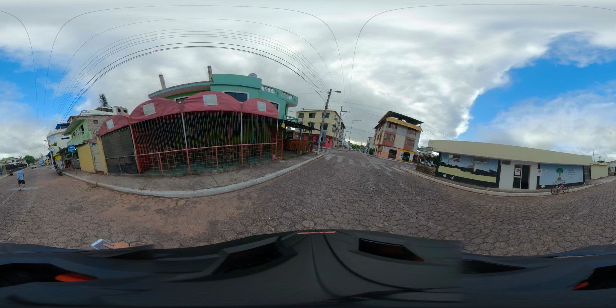 Street view near Algarrobos Hotel, Puerto Baquerizo Moreno — © sdanielzer (CC BY-SA · Mapillary)