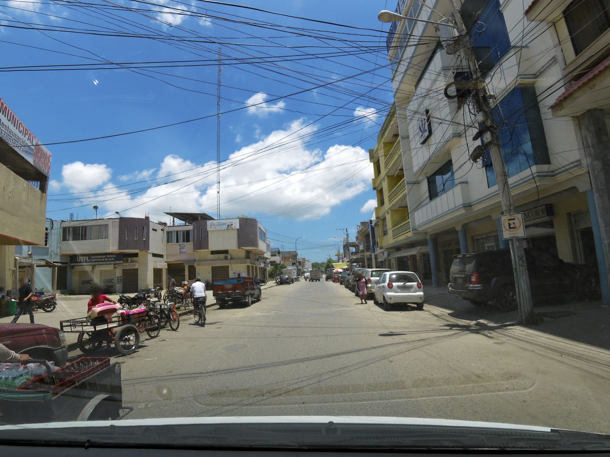 Street view near Hotel Hernancor, Huaquillas — © rachblevine (CC BY-SA · Mapillary)