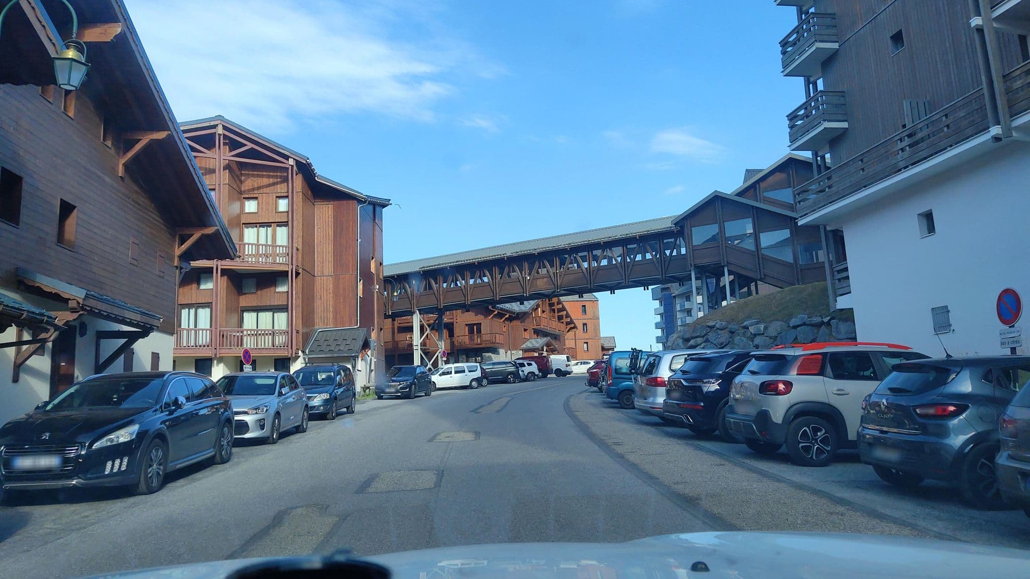 Street view near Les Lauzières, Val Thorens