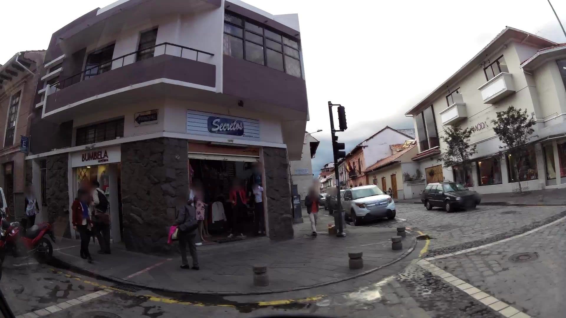 Street view near Hostal Casa Izkun, Cuenca — © kaartcam (CC BY-SA · Mapillary)