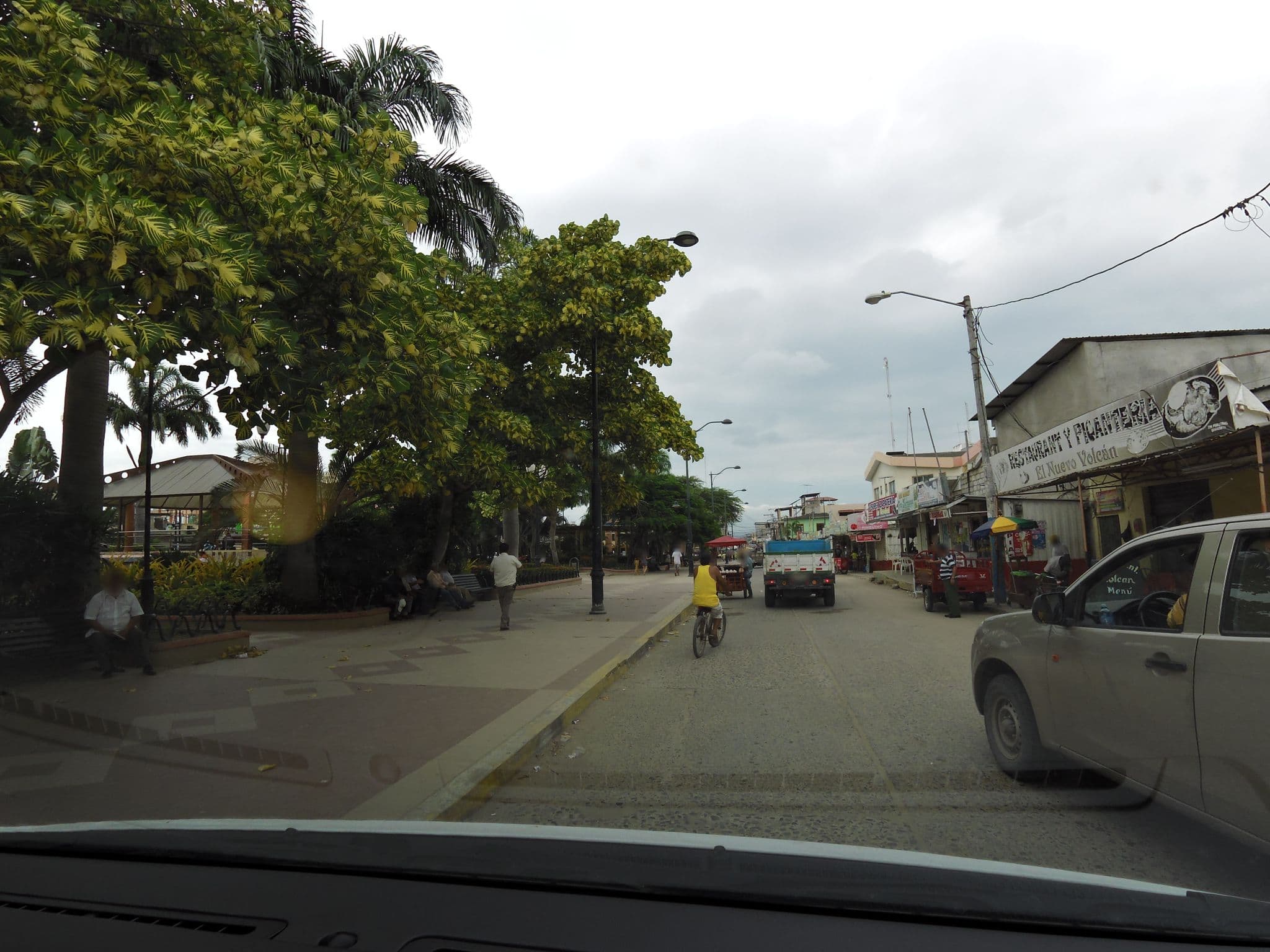 Street view near Hotel Habana Sur, Huaquillas — © drishtie (CC BY-SA · Mapillary)