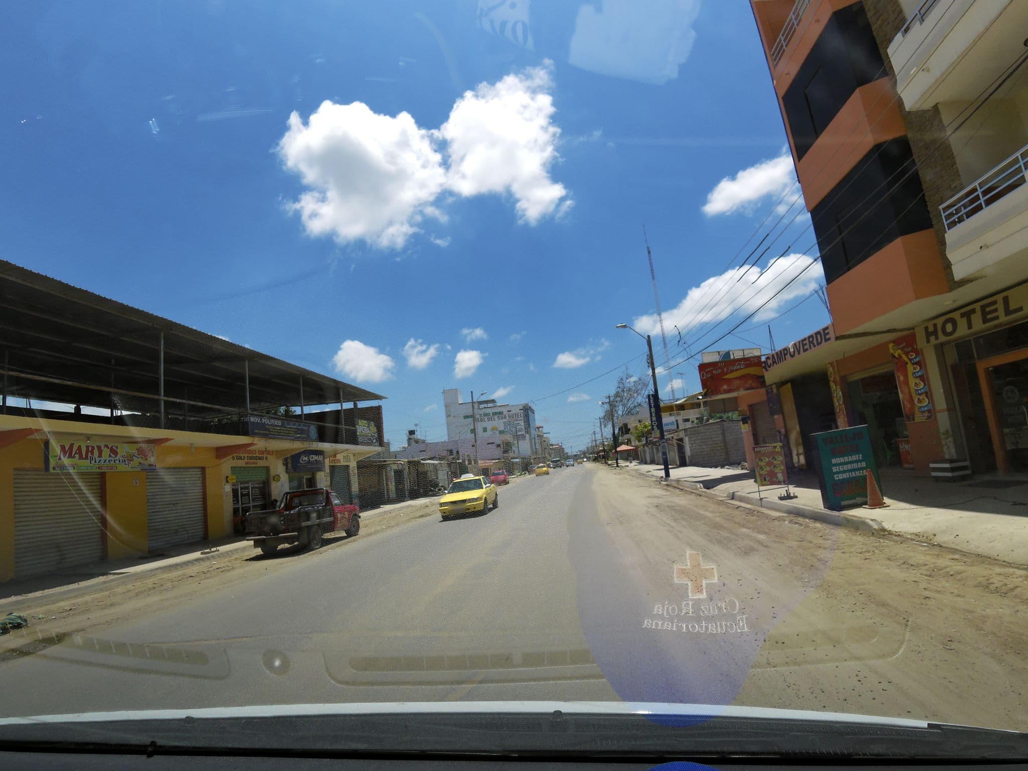 Street view near Vallejos Hotel, Huaquillas — © rachblevine (CC BY-SA · Mapillary)