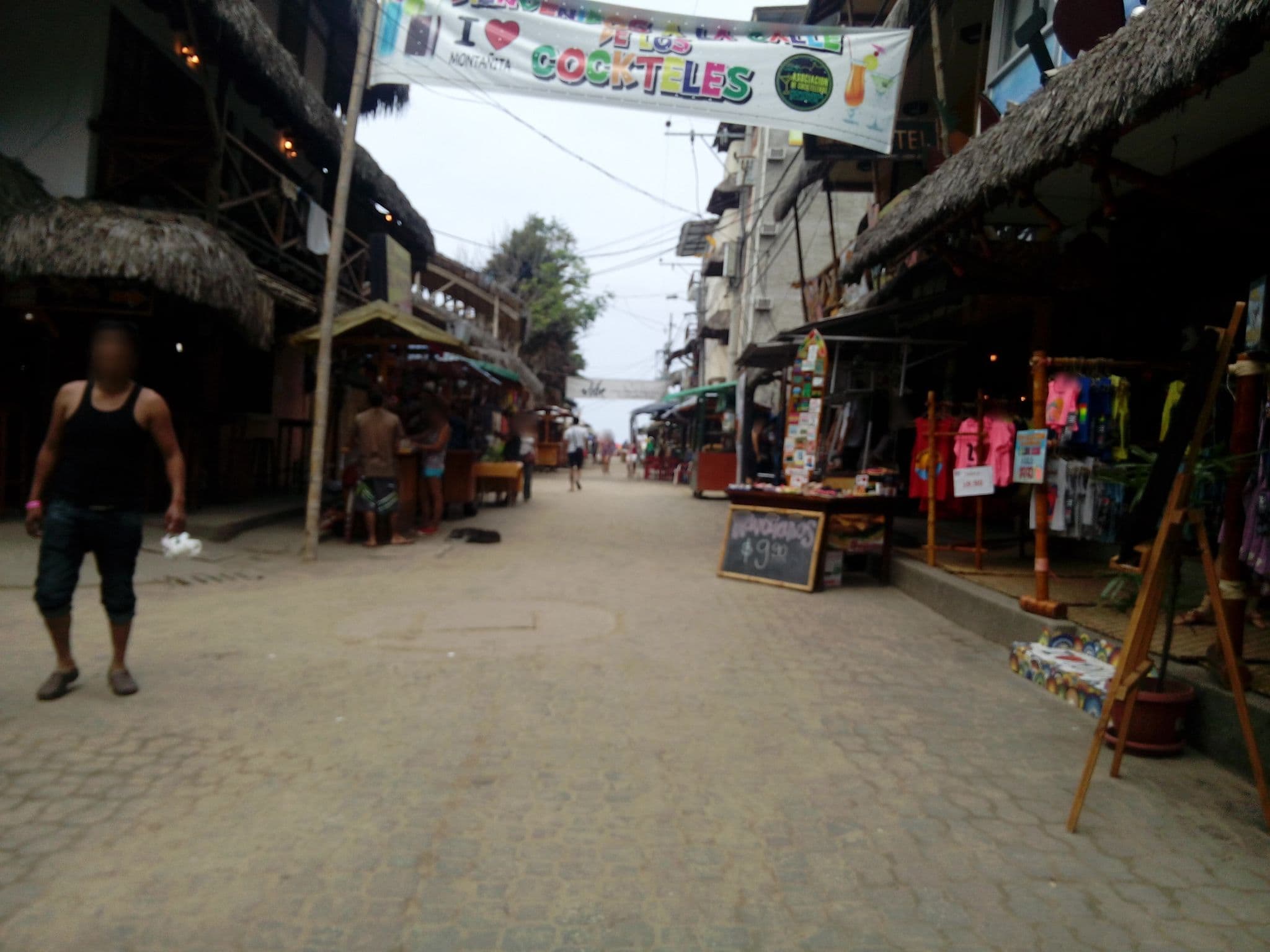 Street view near Hotel Pakaloro, Santa Elena — © johnarupire (CC BY-SA · Mapillary)