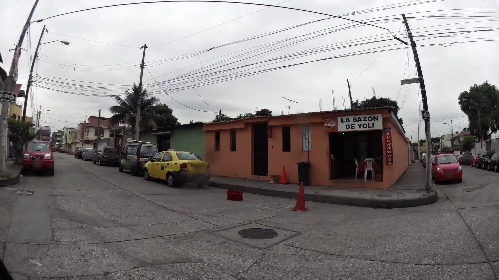 Street view near Hostal FunkyMonkey, Guayaquil — © kaartcam (CC BY-SA · Mapillary)