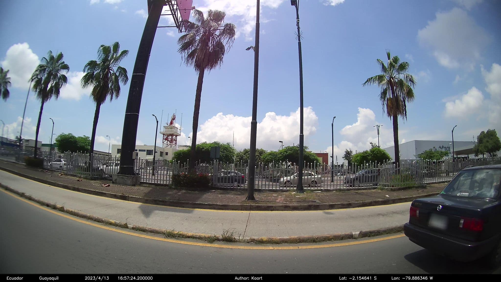 Street view near Hotel Dann Carlton, Guayaquil — © kaart_2 (CC BY-SA · Mapillary)