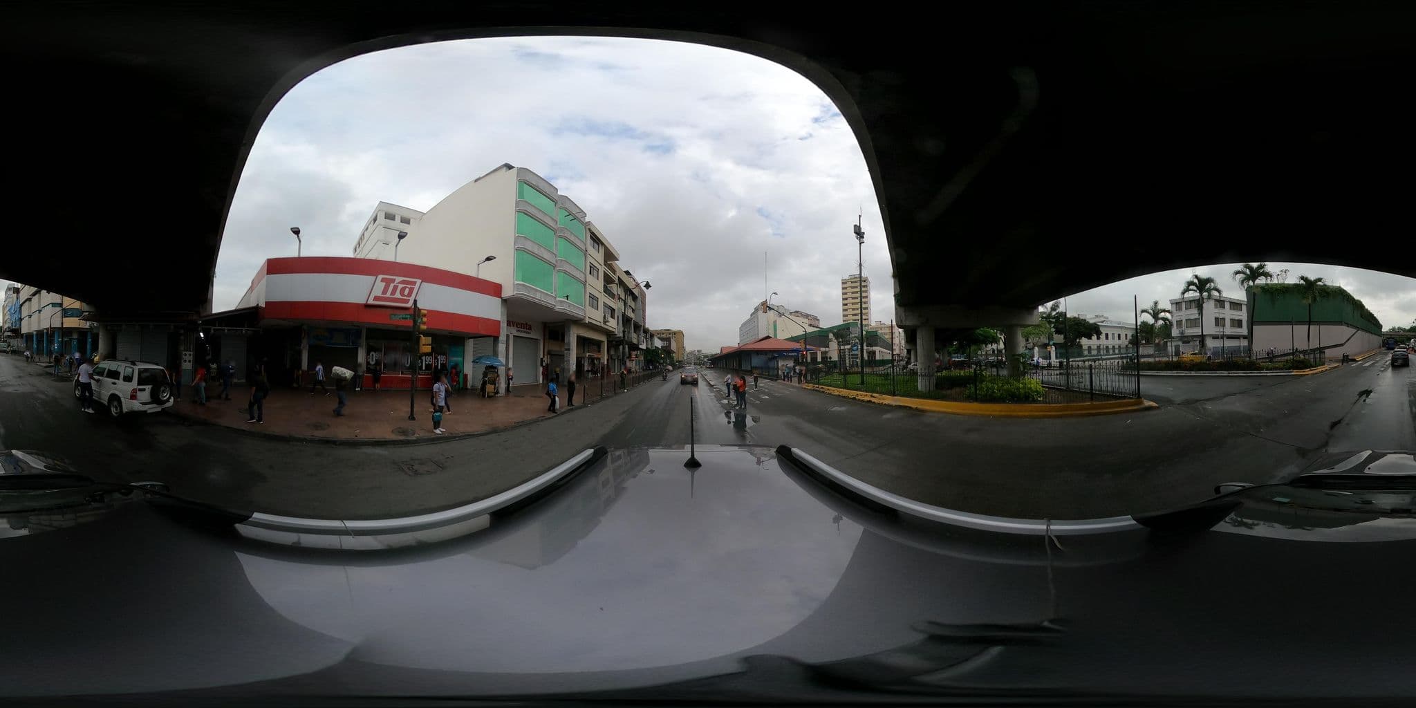Street view near Hotel barracon, Guayaquil — © kaart_2 (CC BY-SA · Mapillary)
