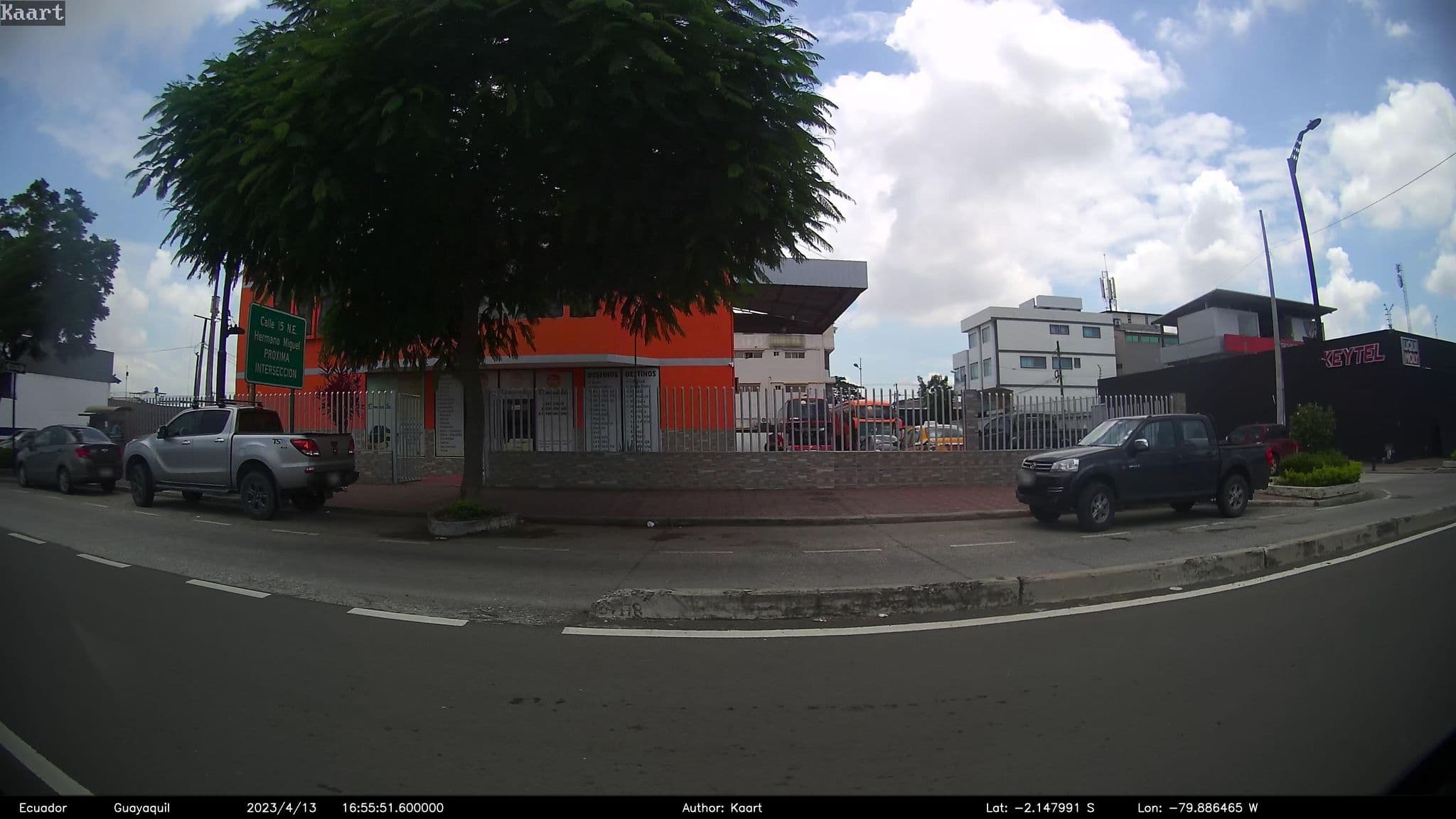Street view near Hostal La posada del sol, Guayaquil — © kaart_2 (CC BY-SA · Mapillary)