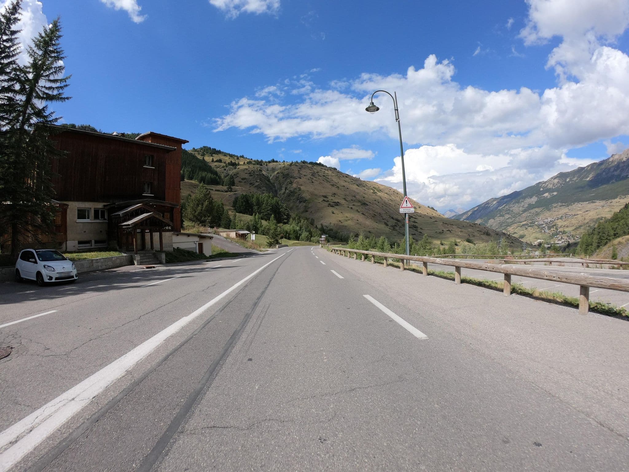Street view near Les Lorès, Guillestre