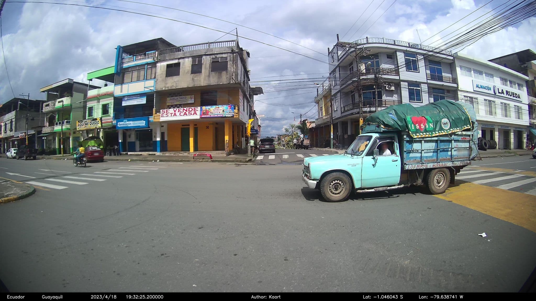 Street view near Hostal Victoria El Empalme, El Empalme — © kaart_2 (CC BY-SA · Mapillary)