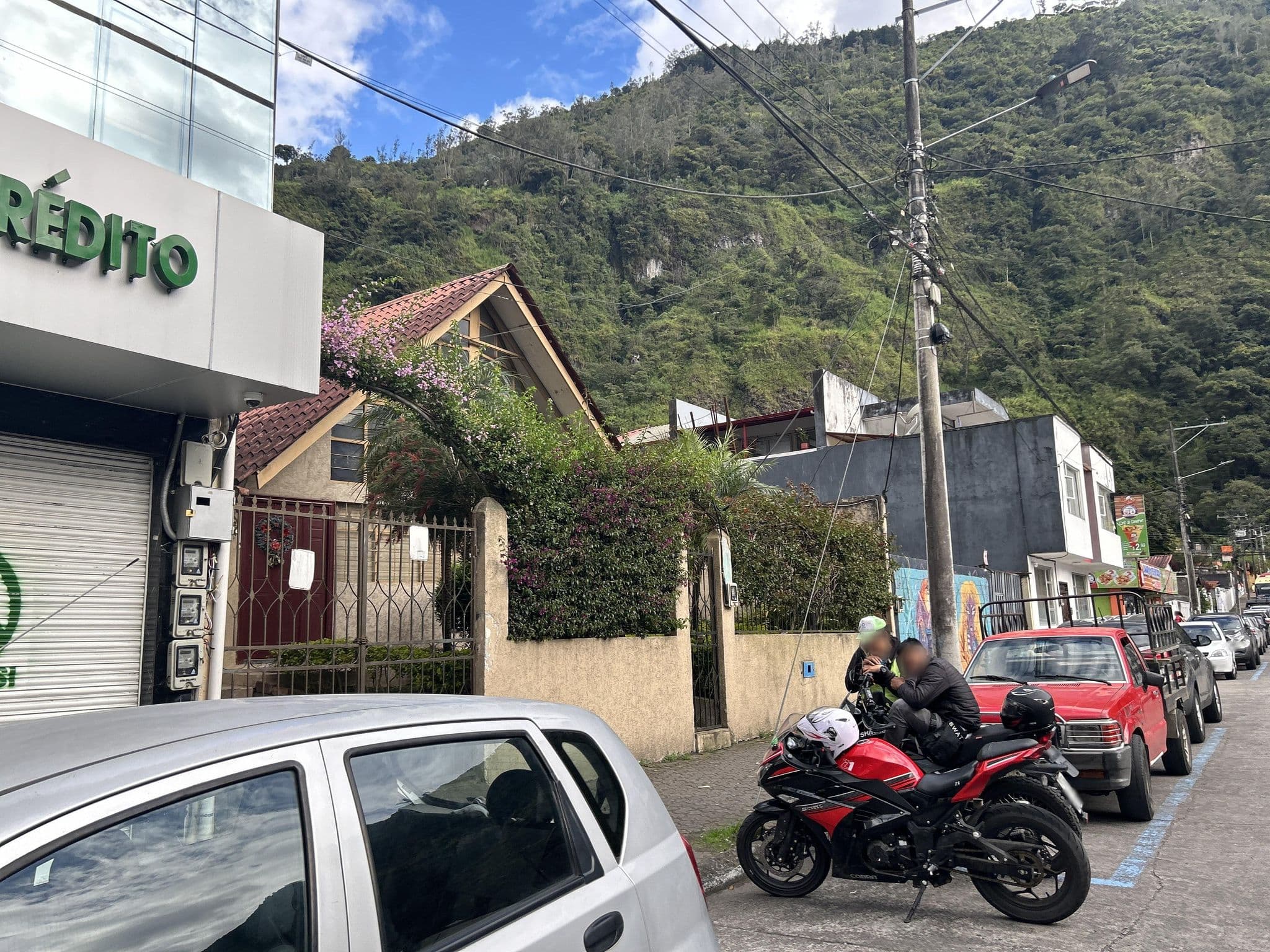 Street view near Hosteria Mandala, Baños — © Carito4321 (CC BY-SA · Mapillary)