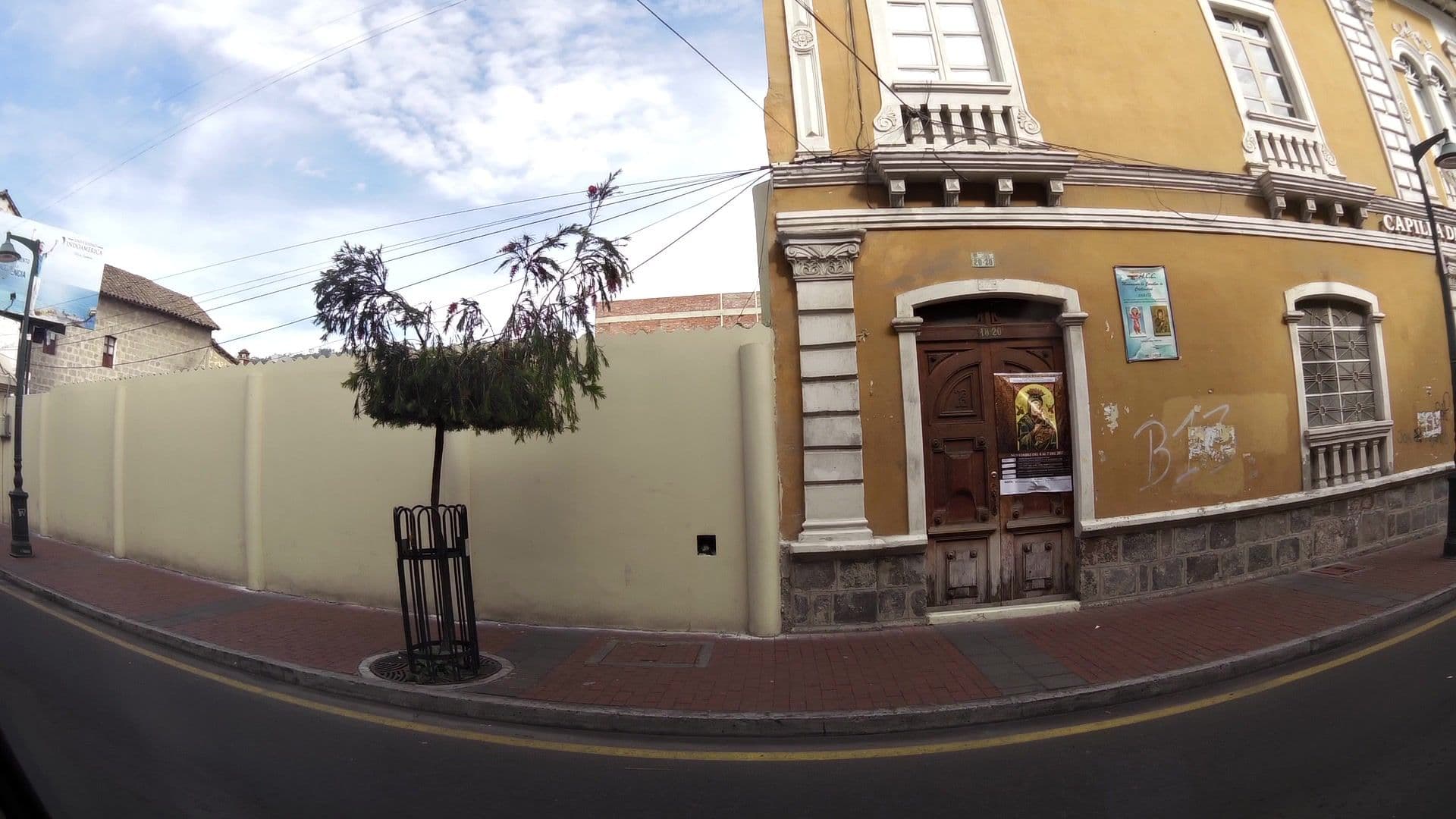 Street view near Hotel Revolution, Ambato — © kaartcam (CC BY-SA · Mapillary)