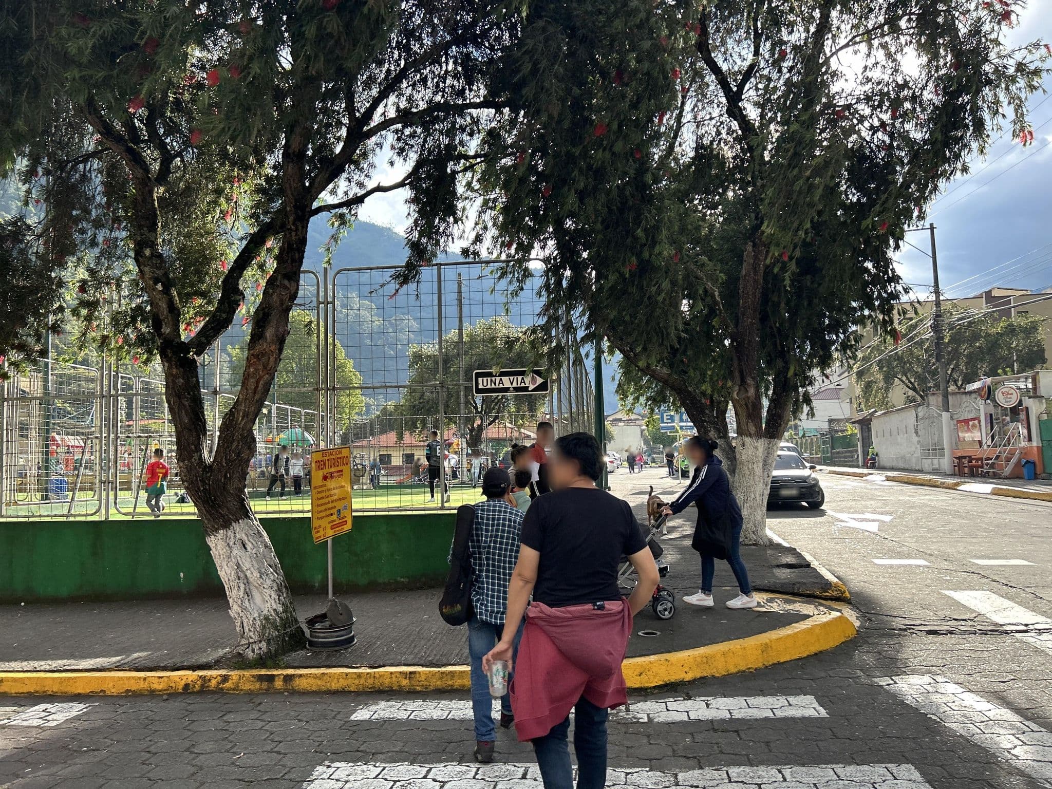 Street view near Huillacuna Hostal Casa Arte, Baños — © Carito4321 (CC BY-SA · Mapillary)