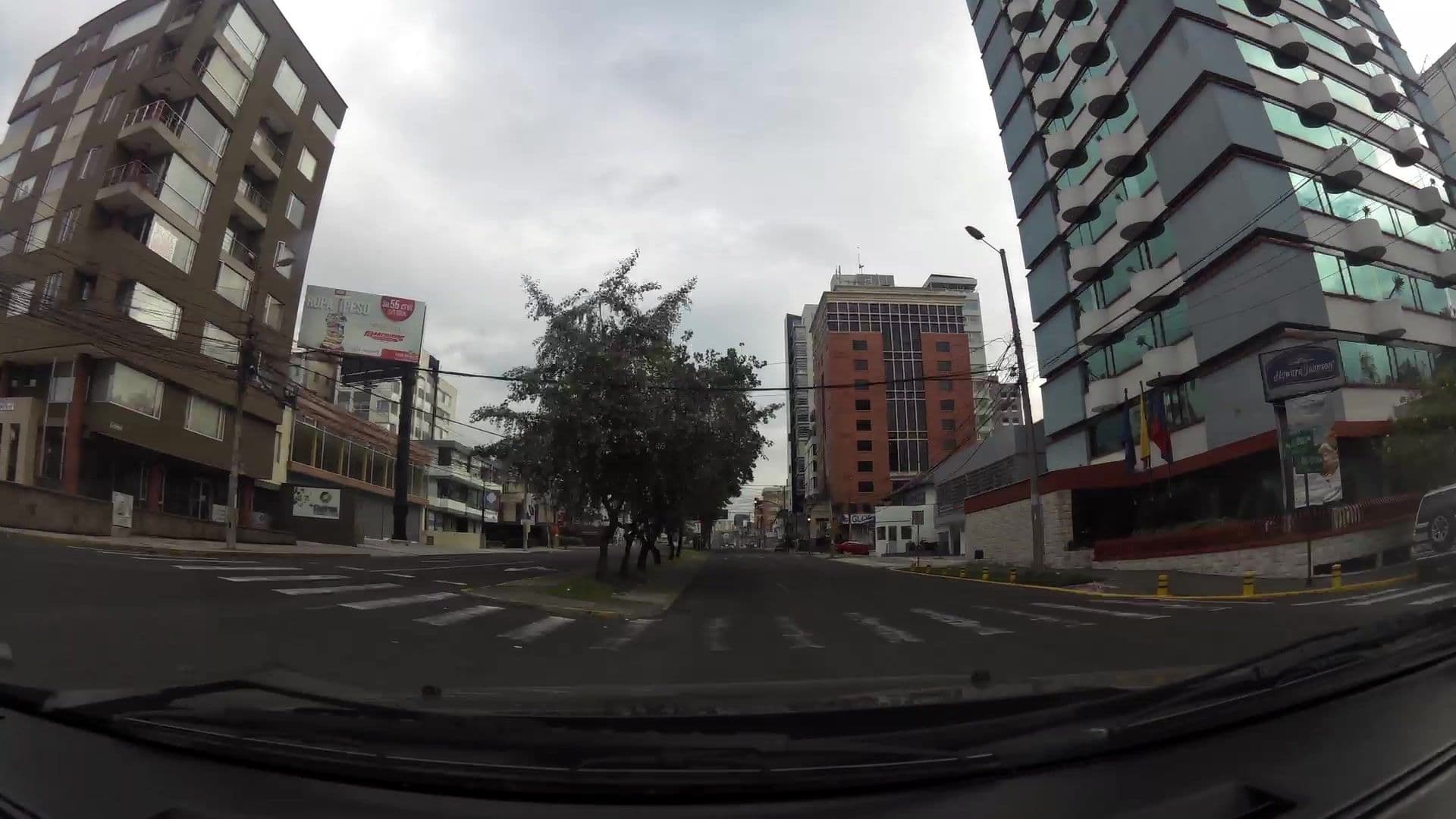 Street view near Howard Johnson, Quito — © kaartcam (CC BY-SA · Mapillary)