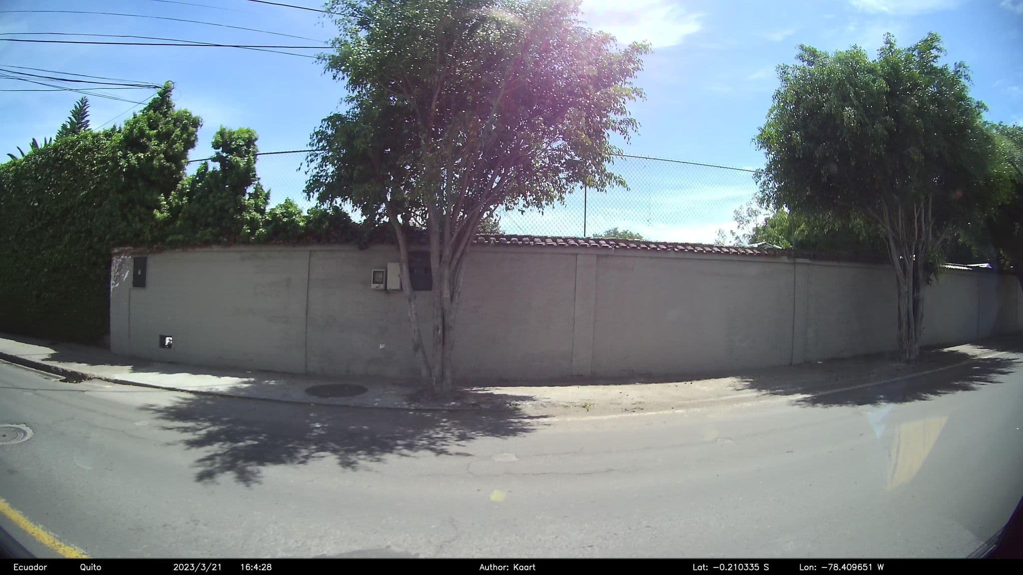 Street view near Rukka Lodge Pool, Oyambarillo — © kaart_2 (CC BY-SA · Mapillary)