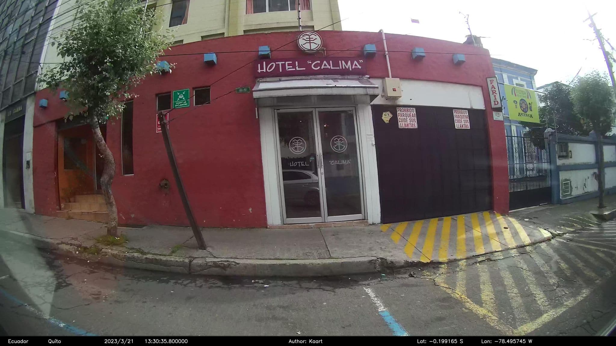 Street view near Hotel Calima, Quito — © kaart_2 (CC BY-SA · Mapillary)