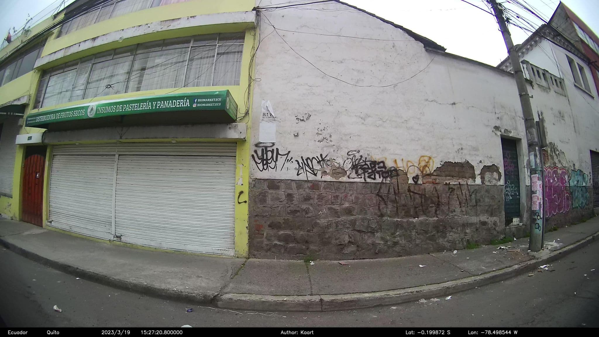 Street view near Hotel Majestic, Quito — © kaart_2 (CC BY-SA · Mapillary)