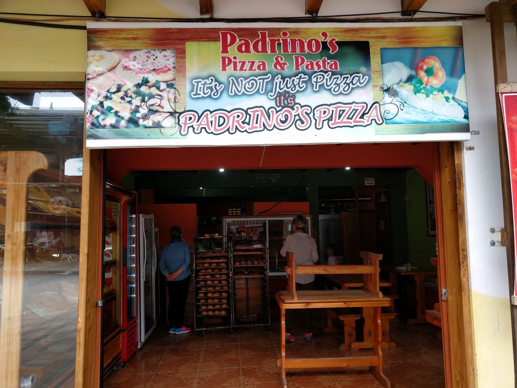Street view near Dragon fly inn, Quito — © janvanbekkum (CC BY-SA · Mapillary)