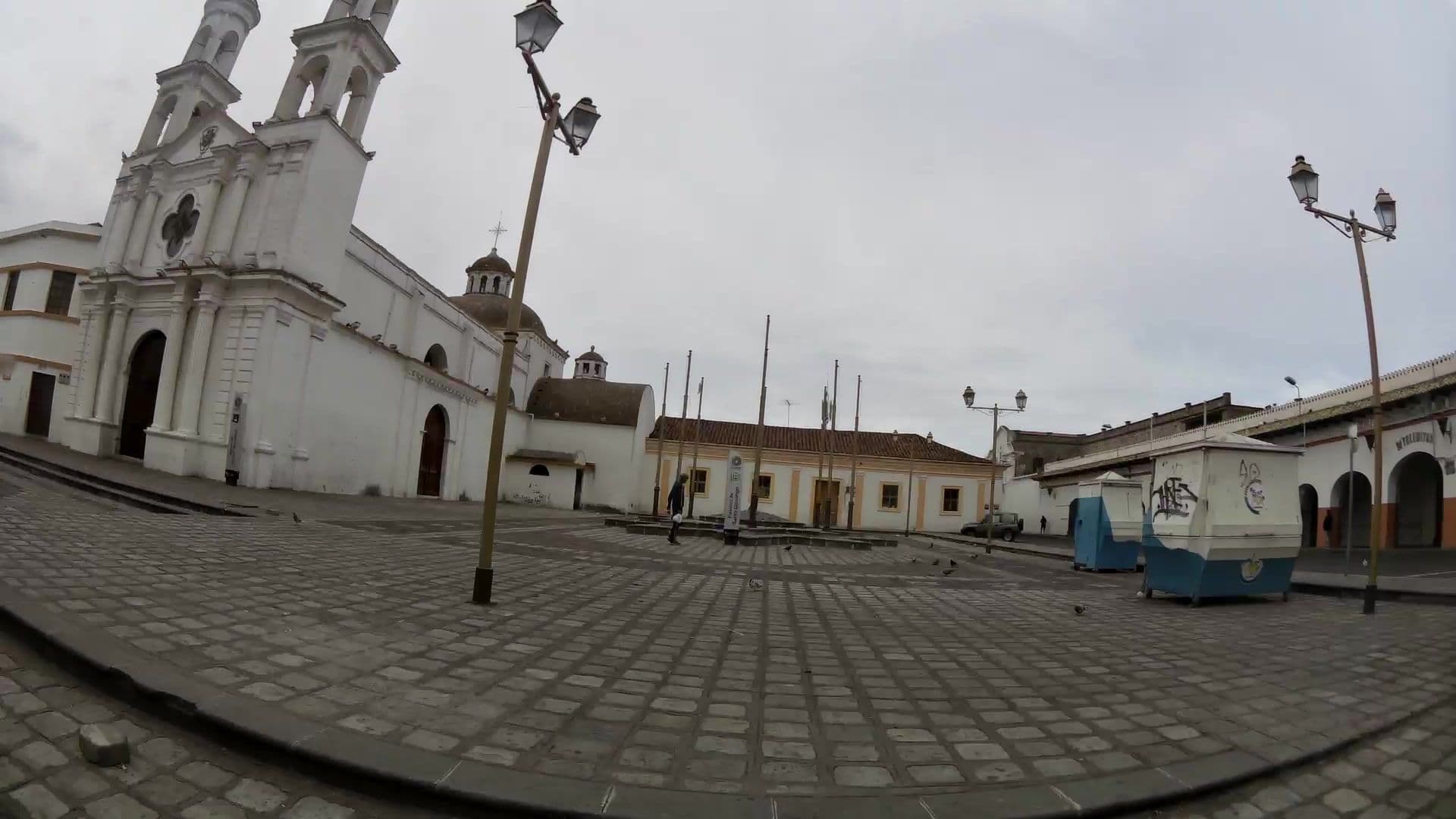 Street view near Golden Rest Hotel, Latacunga — © kaartcam (CC BY-SA · Mapillary)