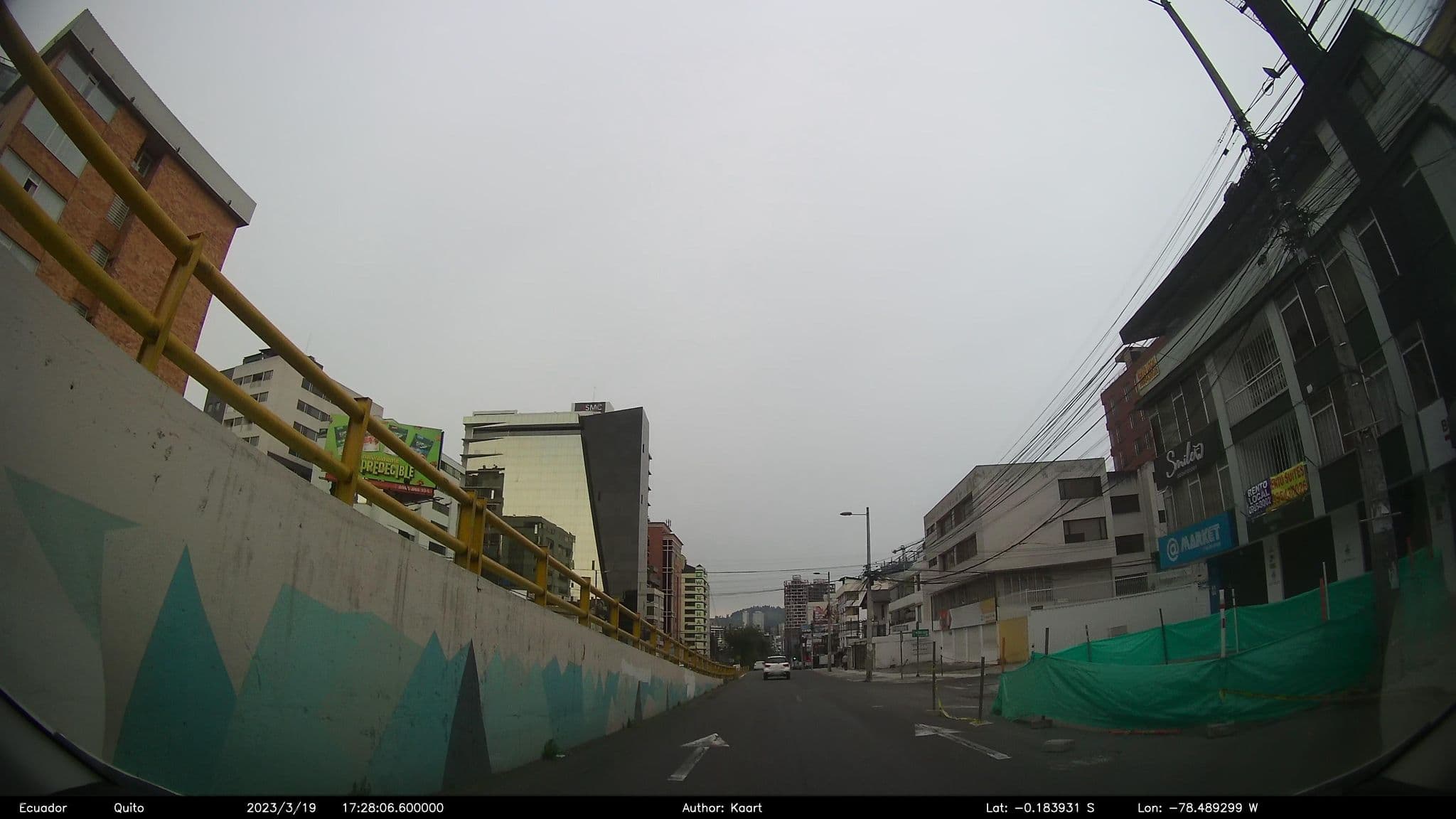Street view near Hotel Republica, Quito — © kaart_2 (CC BY-SA · Mapillary)