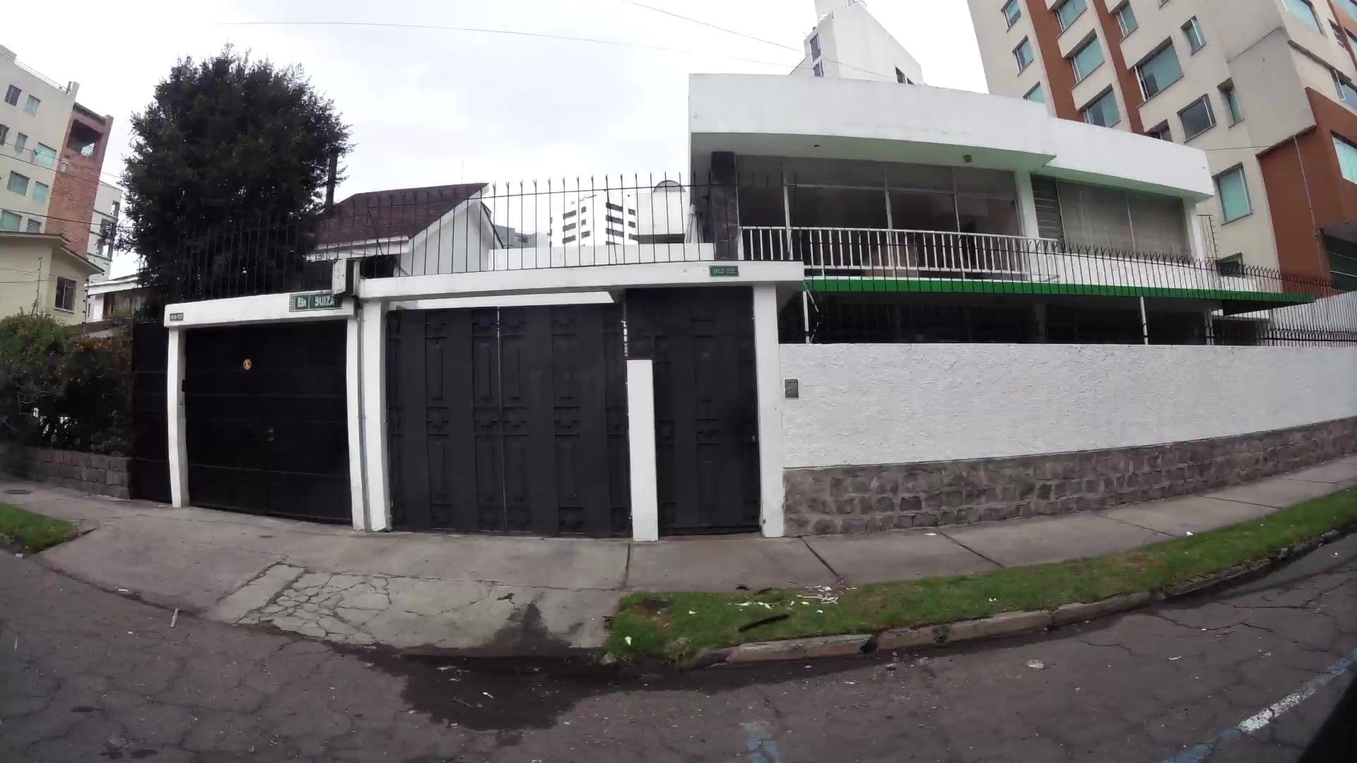 Street view near Lugano Suites, Quito — © kaartcam (CC BY-SA · Mapillary)