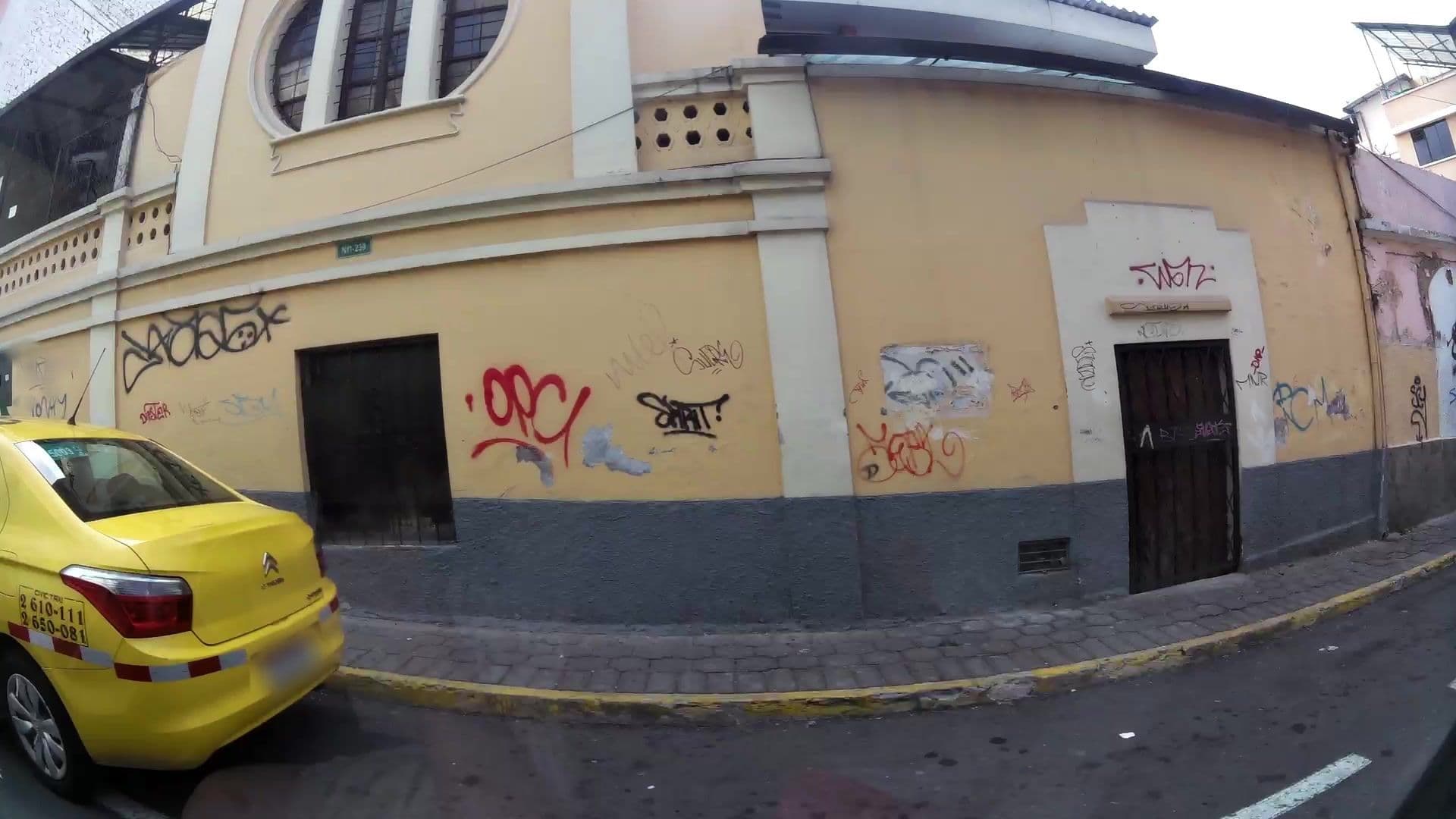 Street view near Hostal Melania, Quito — © kaartcam (CC BY-SA · Mapillary)