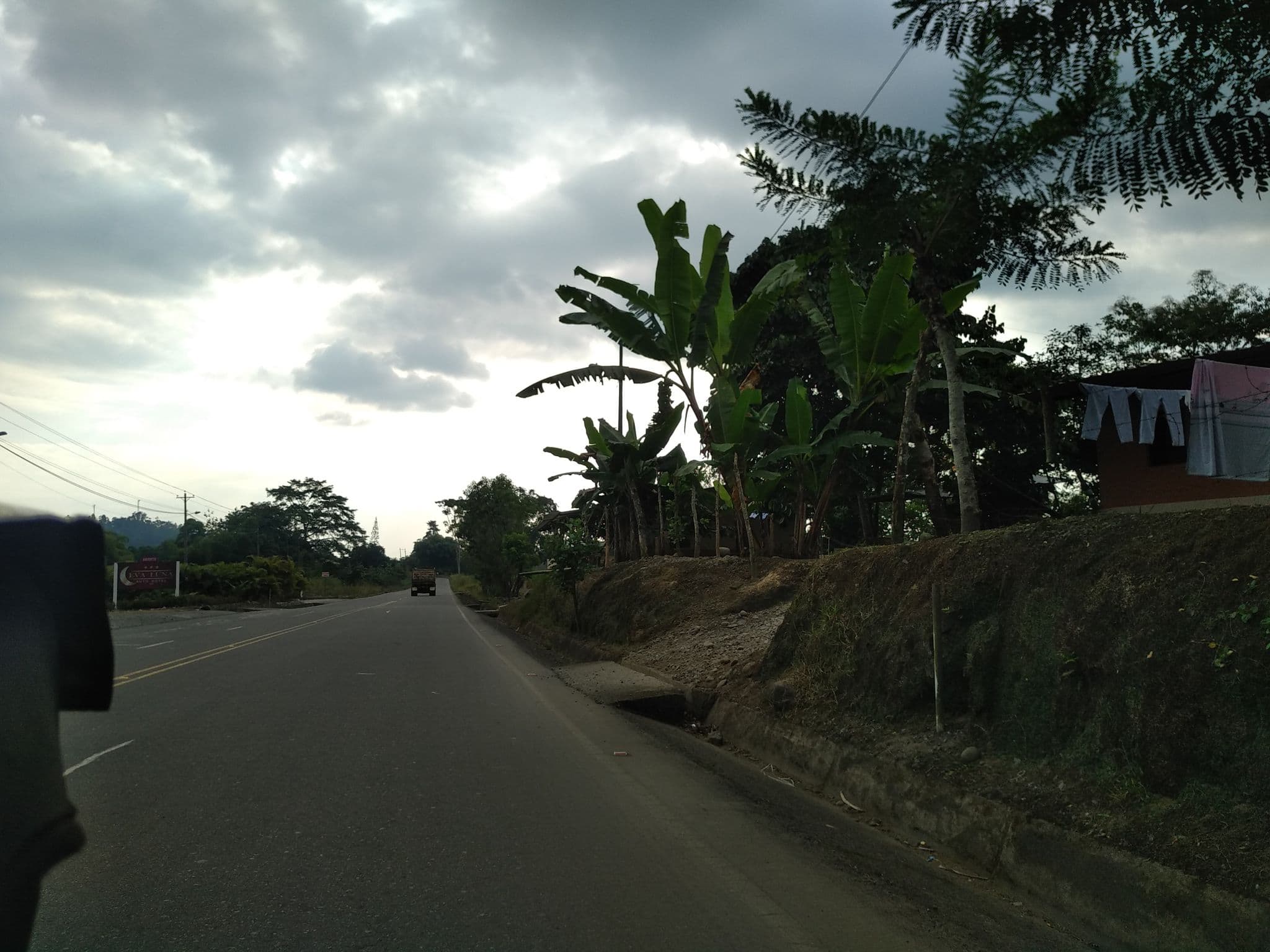 Street view near Gran Hotel La Mana, La Maná — © nomadmapper (CC BY-SA · Mapillary)