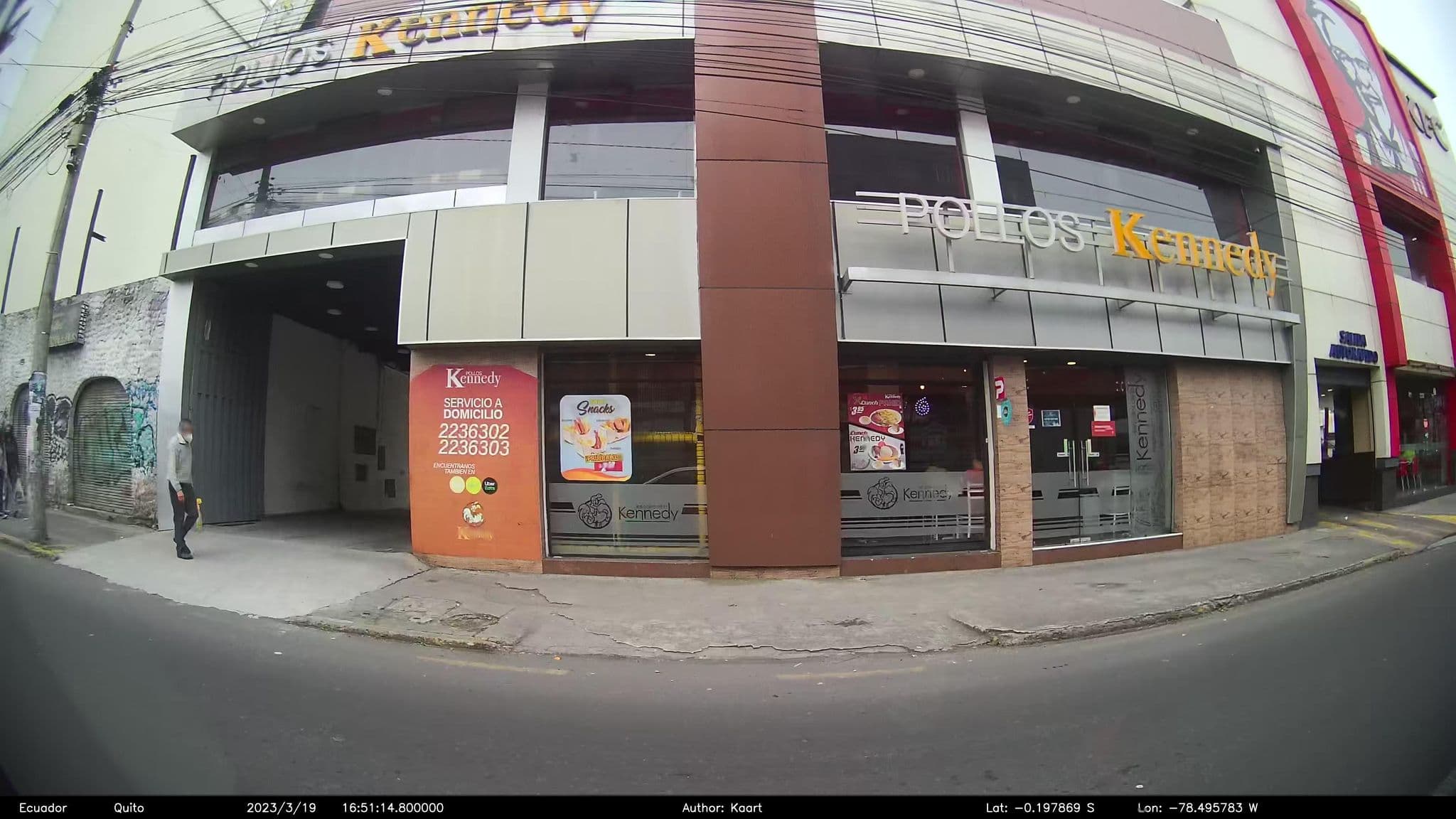 Street view near Hotel Dan Internacional, Quito — © kaart_2 (CC BY-SA · Mapillary)