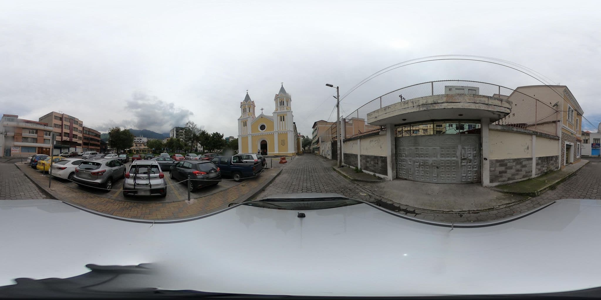 Street view near Hotel Santa Clara, Quito — © kaart_2 (CC BY-SA · Mapillary)