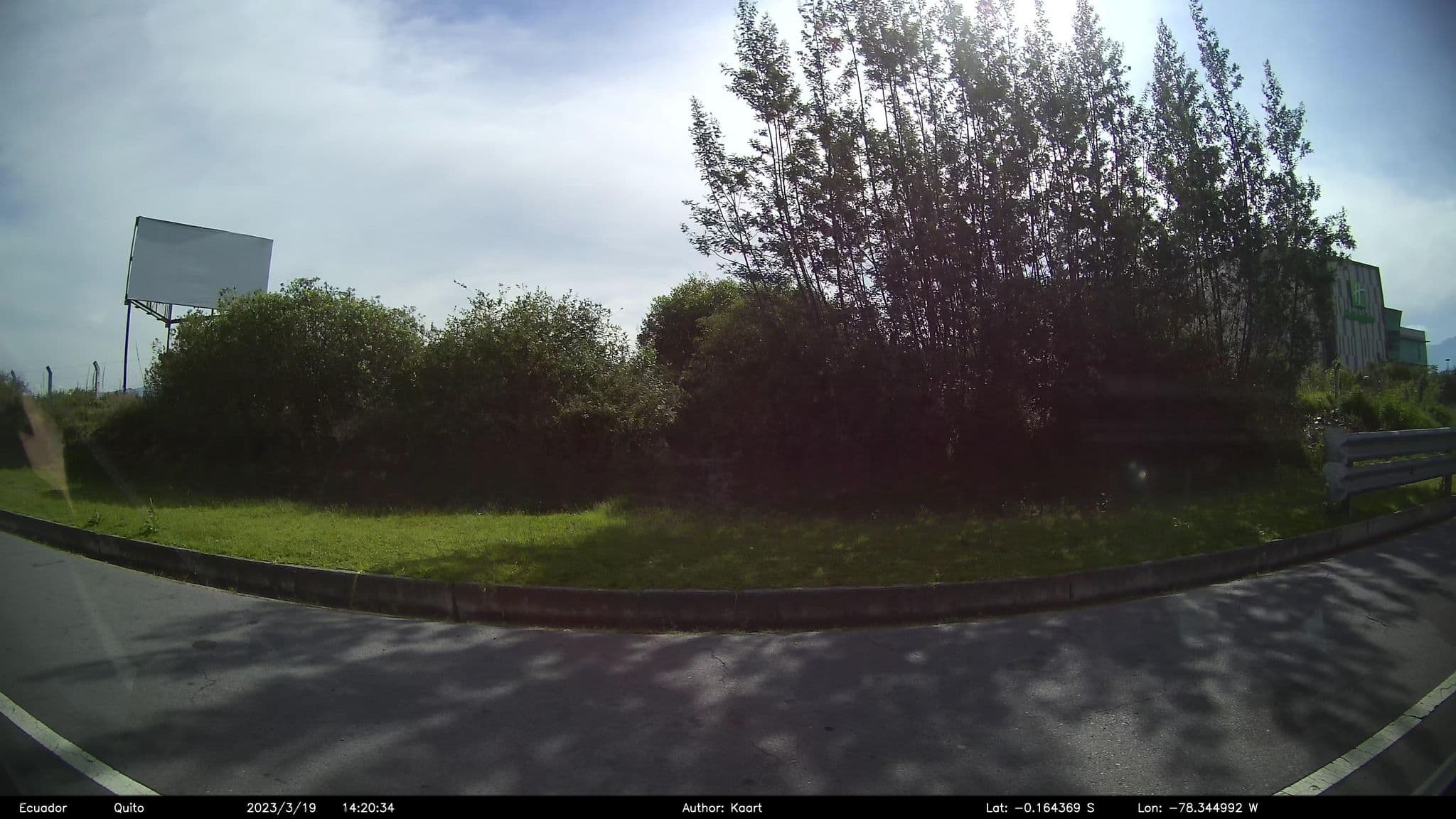 Street view near Holiday Inn Quito Airport, Oyambarillo — © kaart_2 (CC BY-SA · Mapillary)