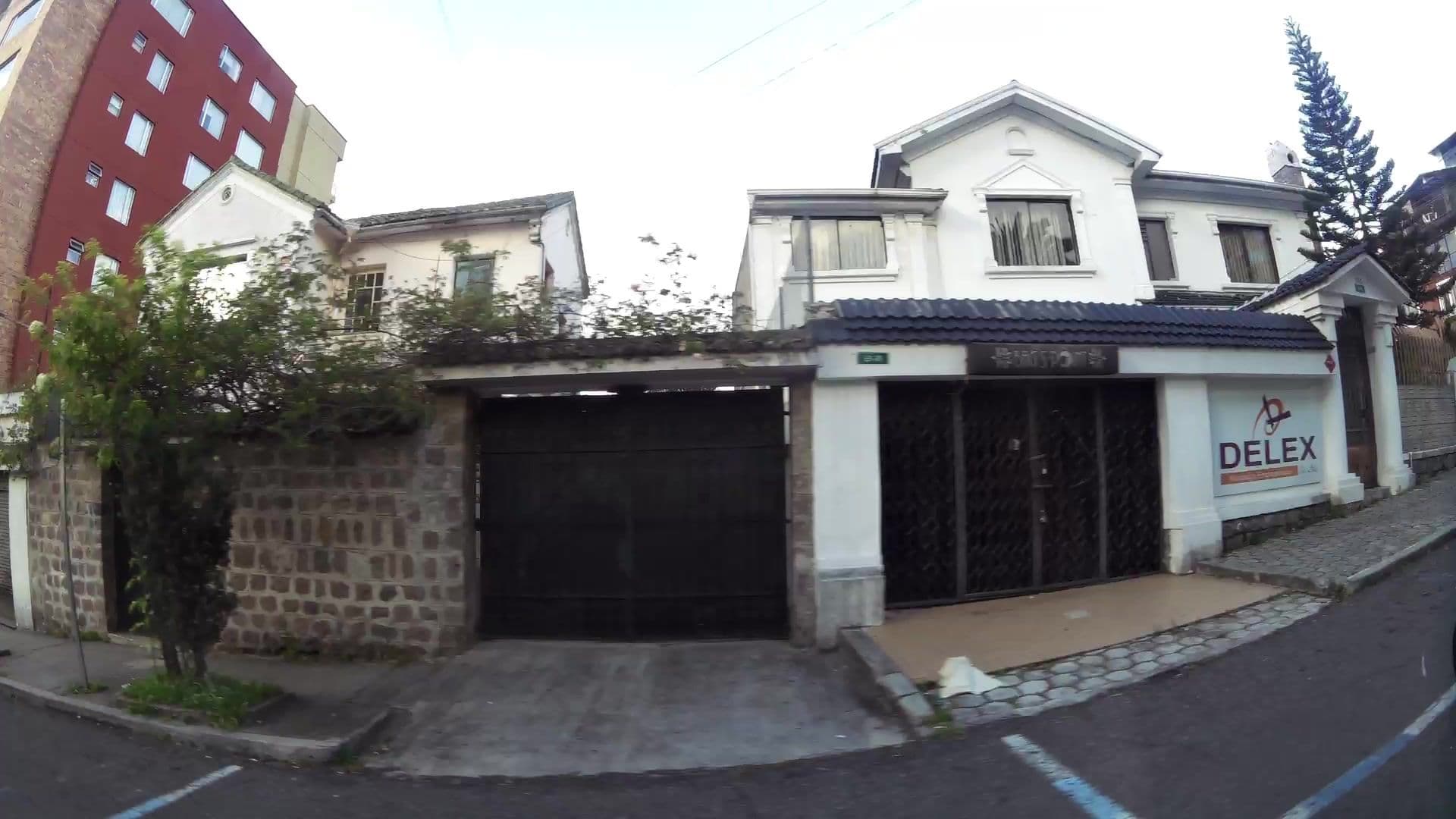 Street view near Hostal Andino, Quito — © kaartcam (CC BY-SA · Mapillary)