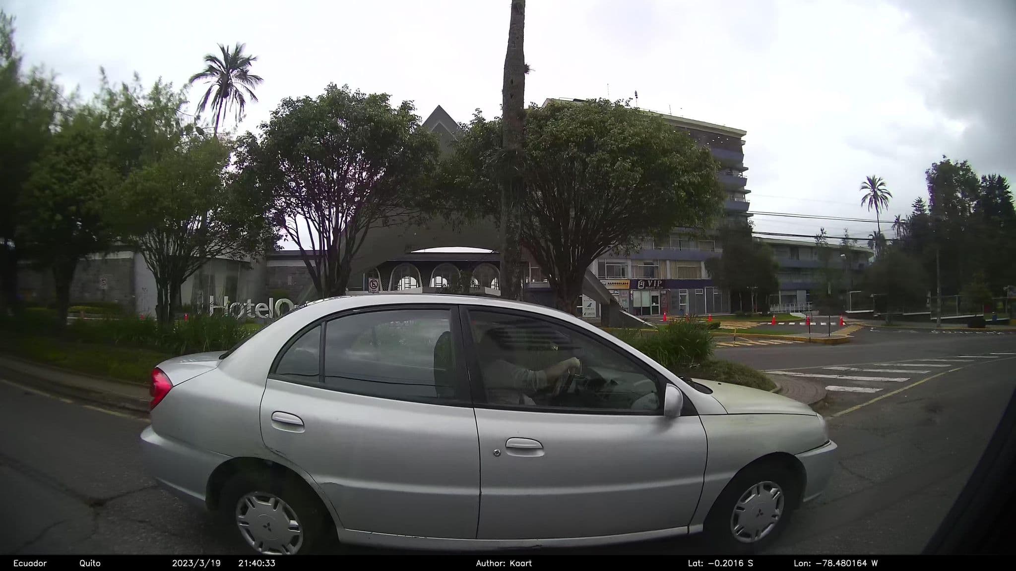 Street view near Club La Playa, Quito — © kaart_2 (CC BY-SA · Mapillary)