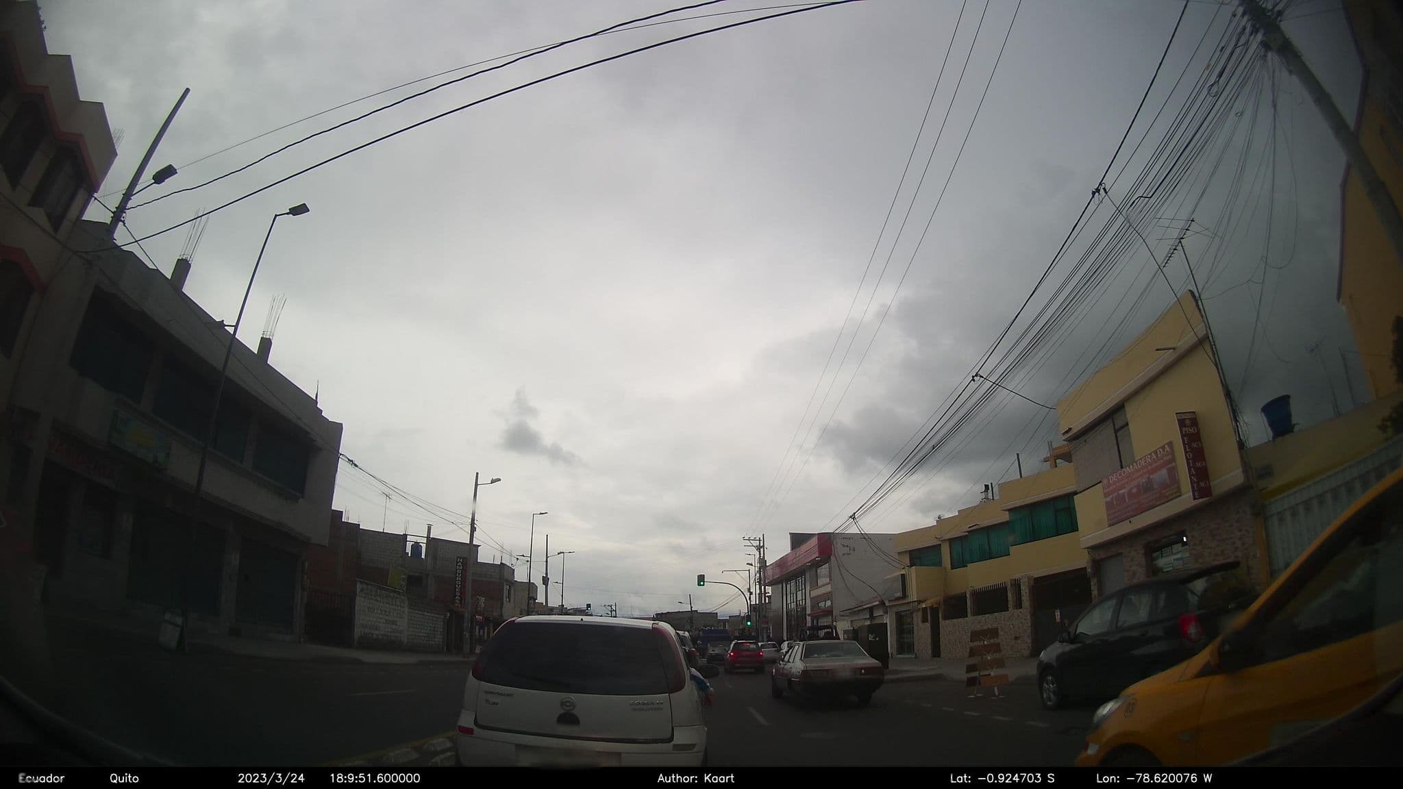 Street view near Hotel Joshed Imperial, Latacunga — © kaart_2 (CC BY-SA · Mapillary)