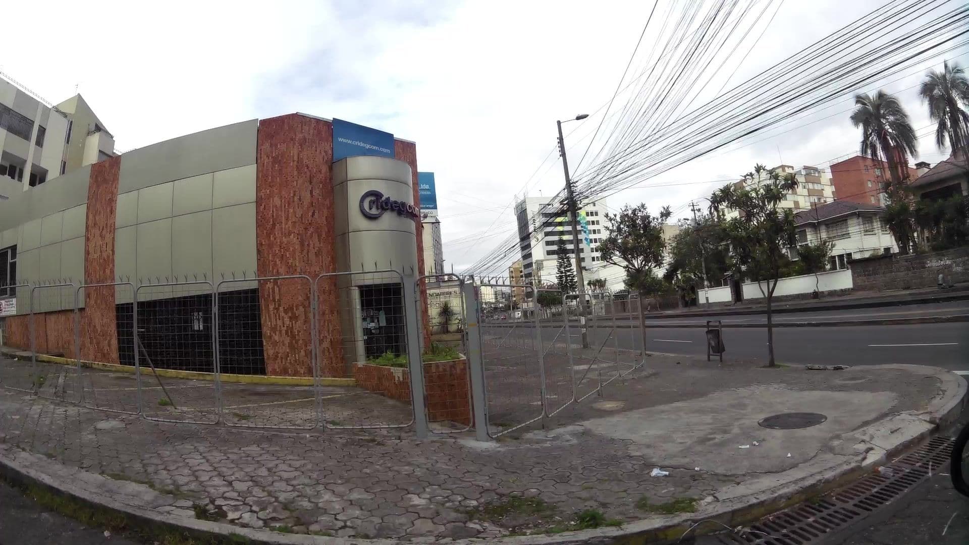 Street view near Maywa Suites, Quito — © kaartcam (CC BY-SA · Mapillary)