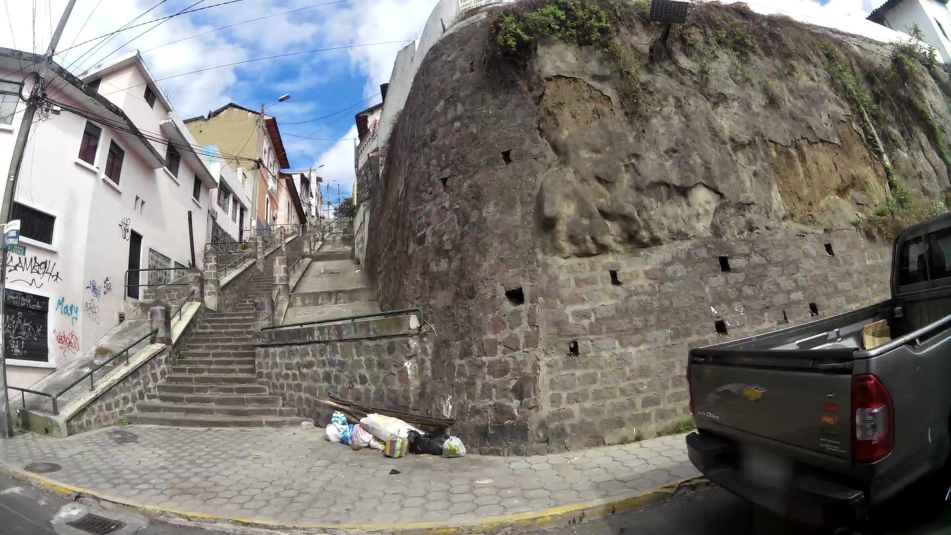 Street view near La Rosario, Quito — © kaartcam (CC BY-SA · Mapillary)