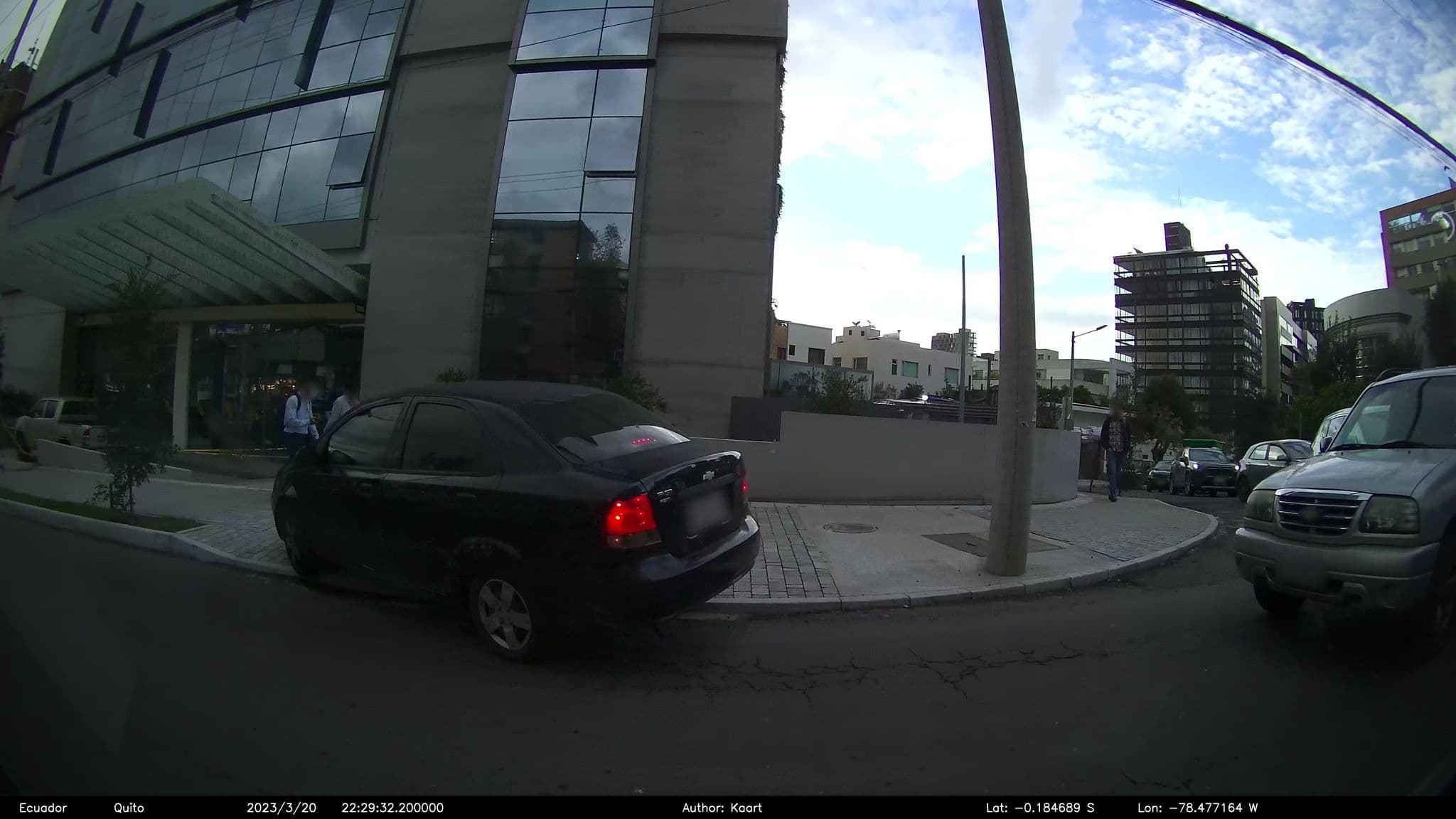 Street view near Go Quito Hotel, Quito — © kaart_2 (CC BY-SA · Mapillary)