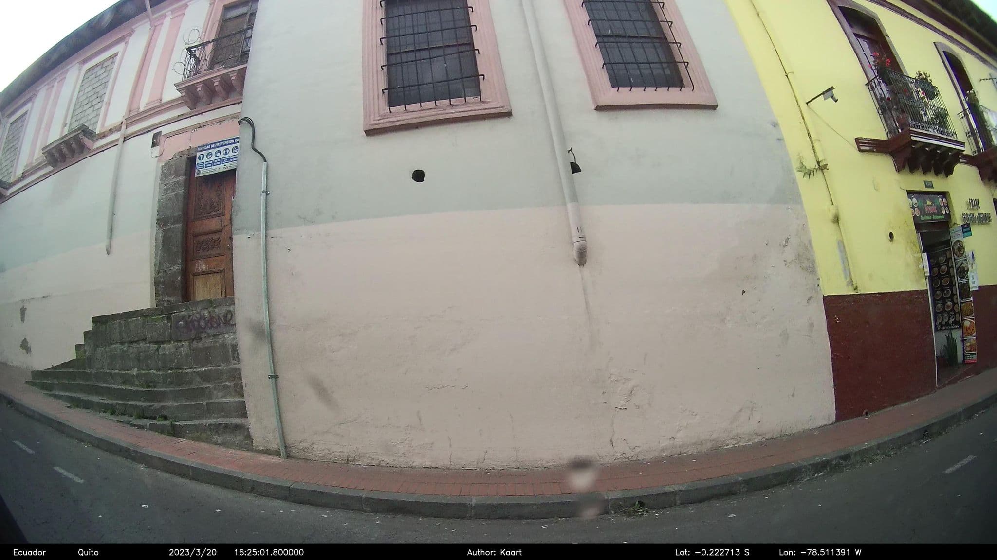 Street view near hotel huasi, Quito — © kaart_2 (CC BY-SA · Mapillary)