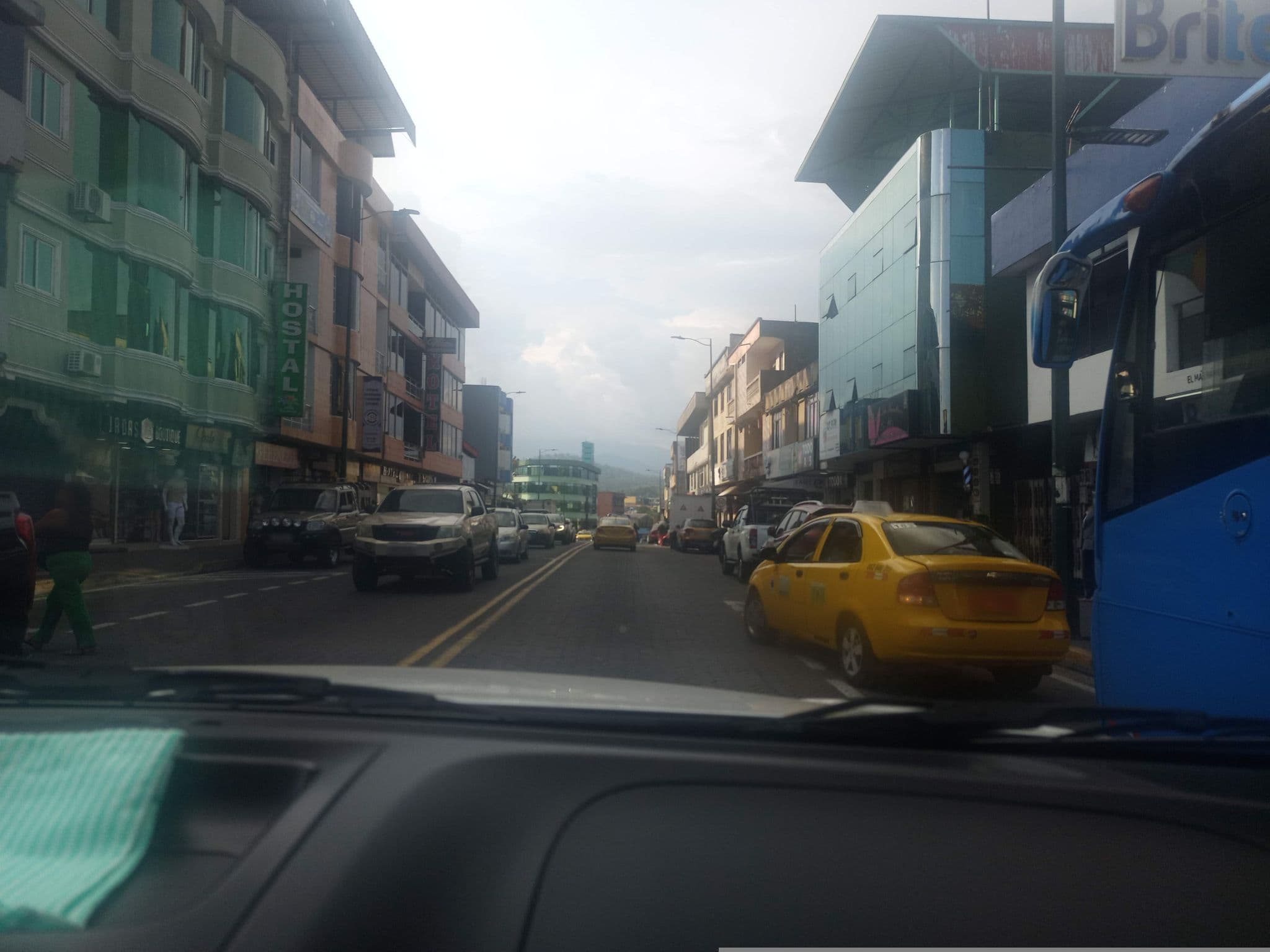 Street view near Lodge Jutzos, Tena — © CarluchiTena (CC BY-SA · Mapillary)
