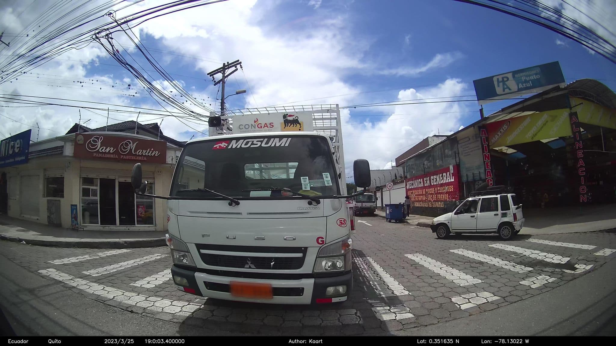 Street view near Hostel El Zarape, Ibarra — © kaart_2 (CC BY-SA · Mapillary)