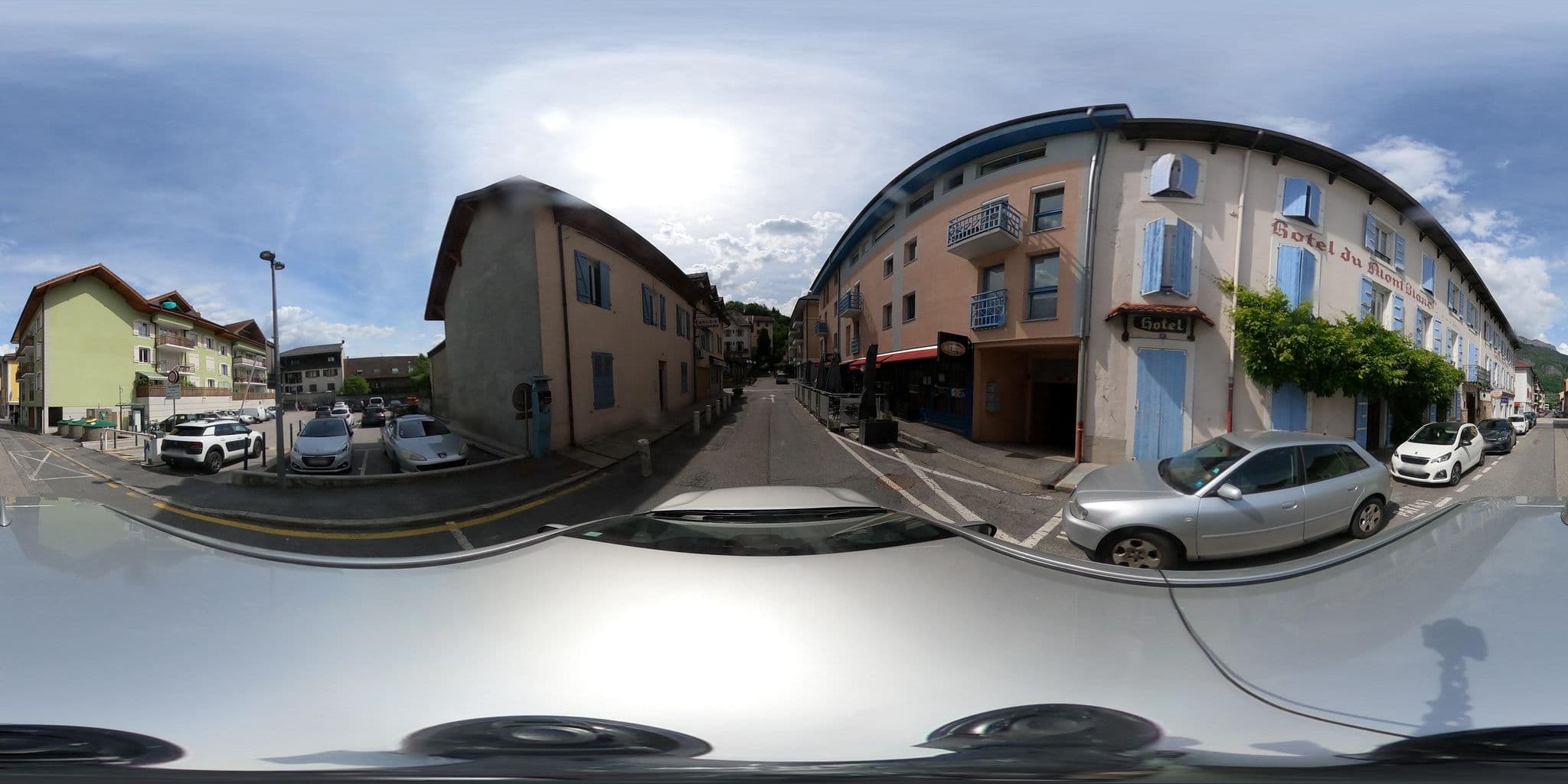 Street view near Hôtel du Mont-Blanc, Sallanches — © u4y0u (CC BY-SA · Mapillary)