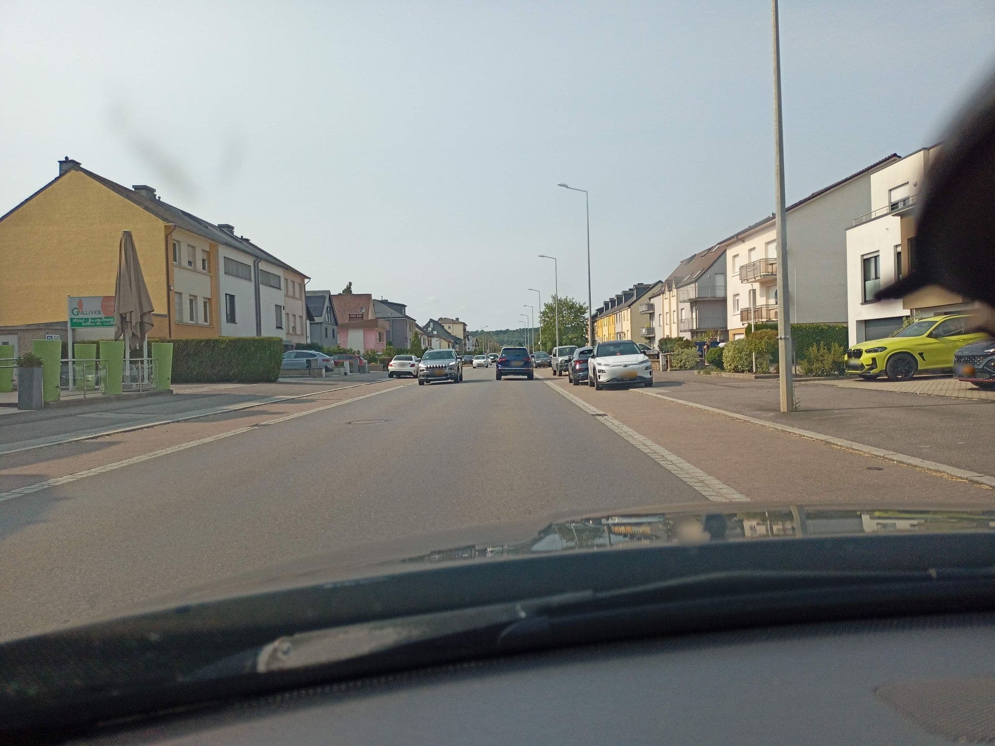 Street view near Hotel Gulliver Bascharage, Pétange — © xdTAGCLAN (CC BY-SA · Mapillary)