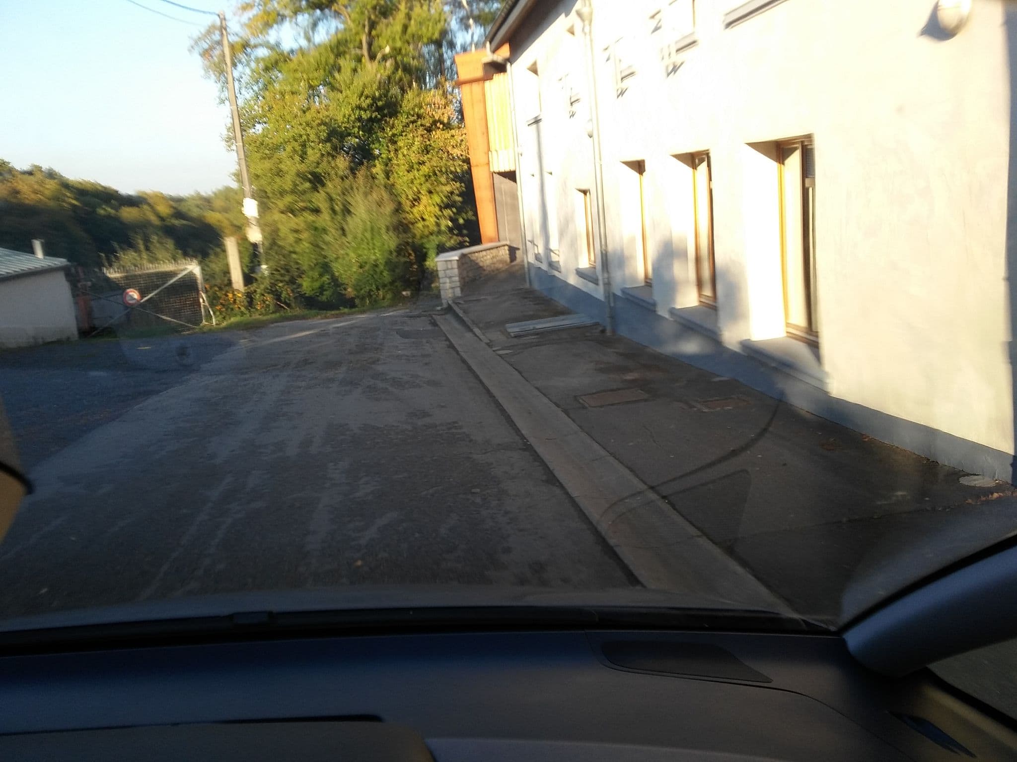 Street view near Peiffeschof, Eischen — © foxandpotatoes (CC BY-SA · Mapillary)