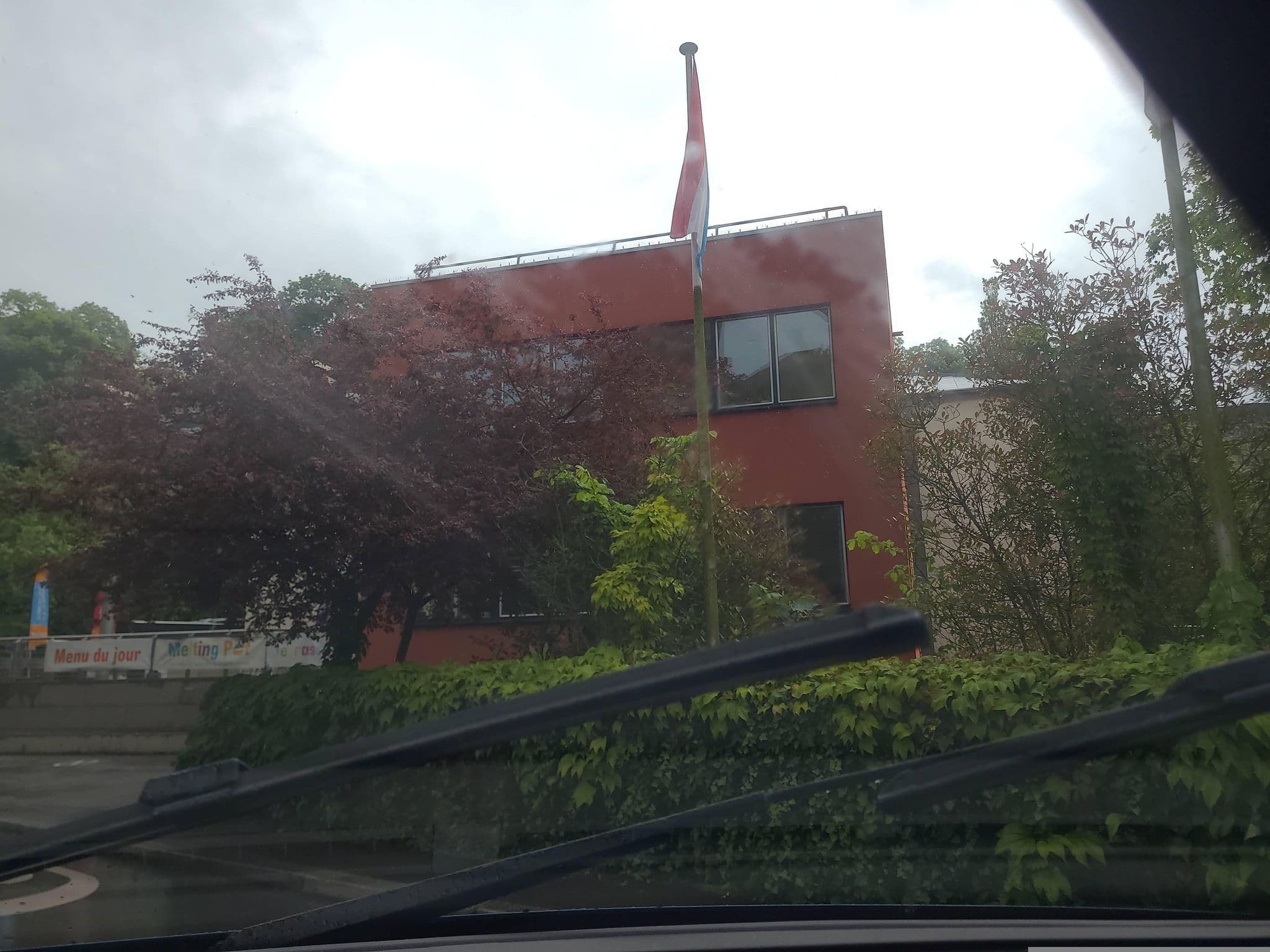 Street view near The Youth Hostel Luxembourg, Clausen — © sergcatalan (CC BY-SA · Mapillary)