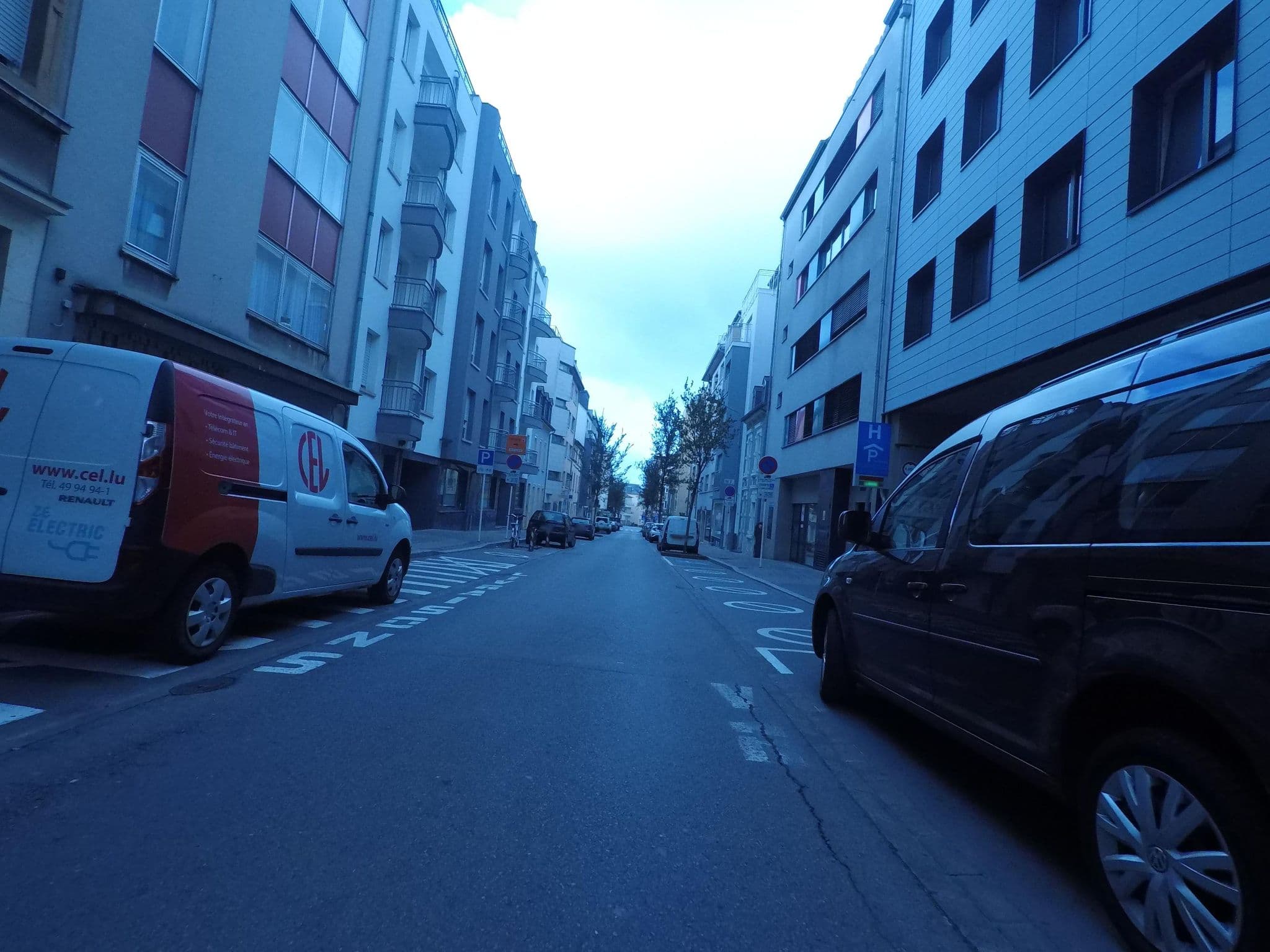 Street view near Akula Cafe, Gare — © bcostacurta (CC BY-SA · Mapillary)