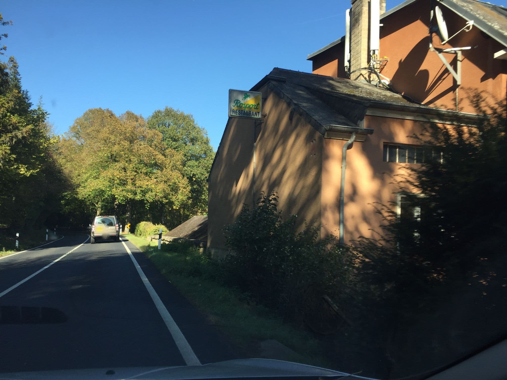 Street view near Direndall, Steinsel — © rispa1 (CC BY-SA · Mapillary)