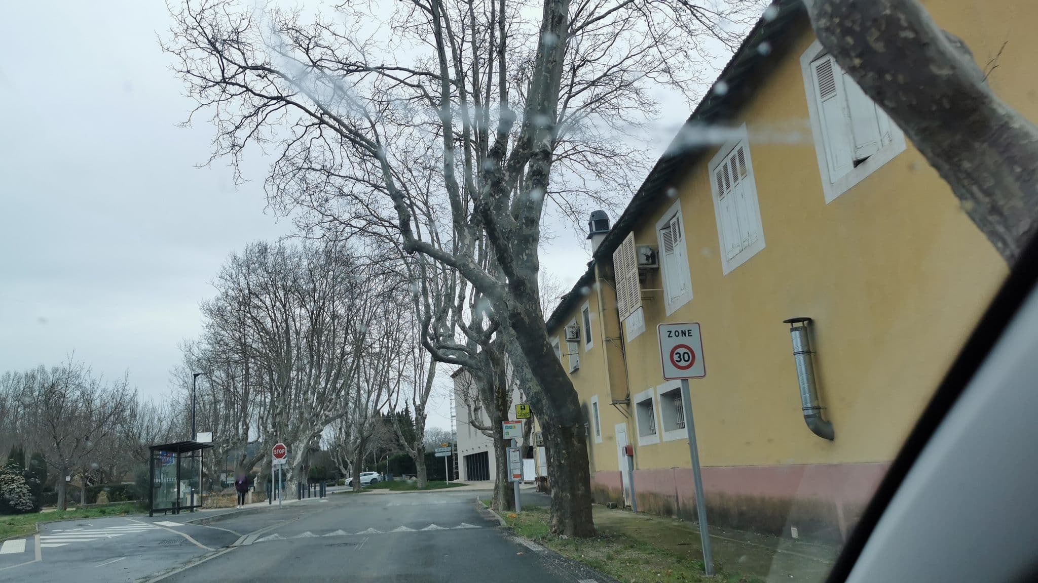 Street view near La Touloubre, Pélissanne — © yannisnadji (CC BY-SA · Mapillary)