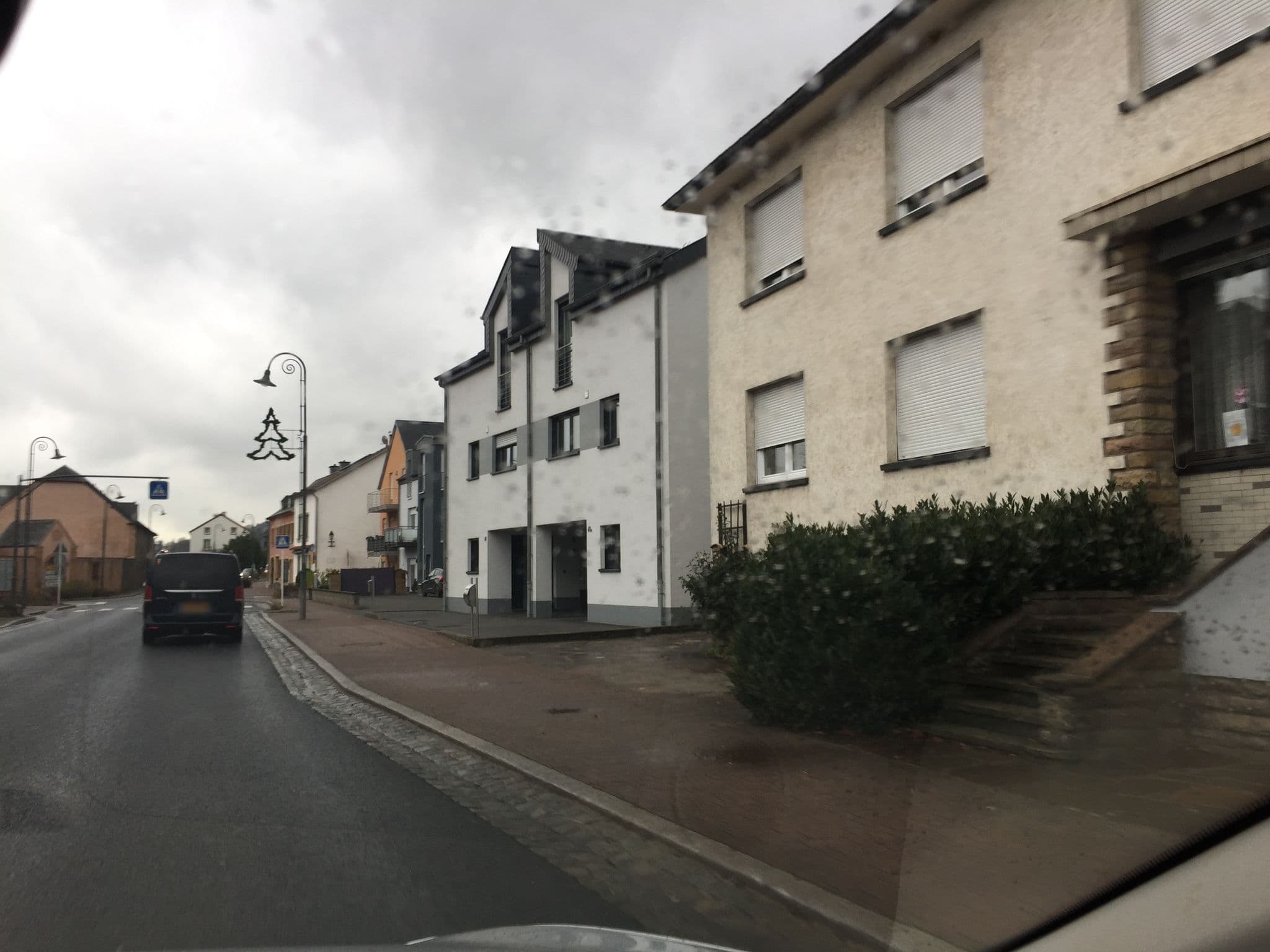 Street view near Hotel Terrace, Bettendorf — © rispa1 (CC BY-SA · Mapillary)