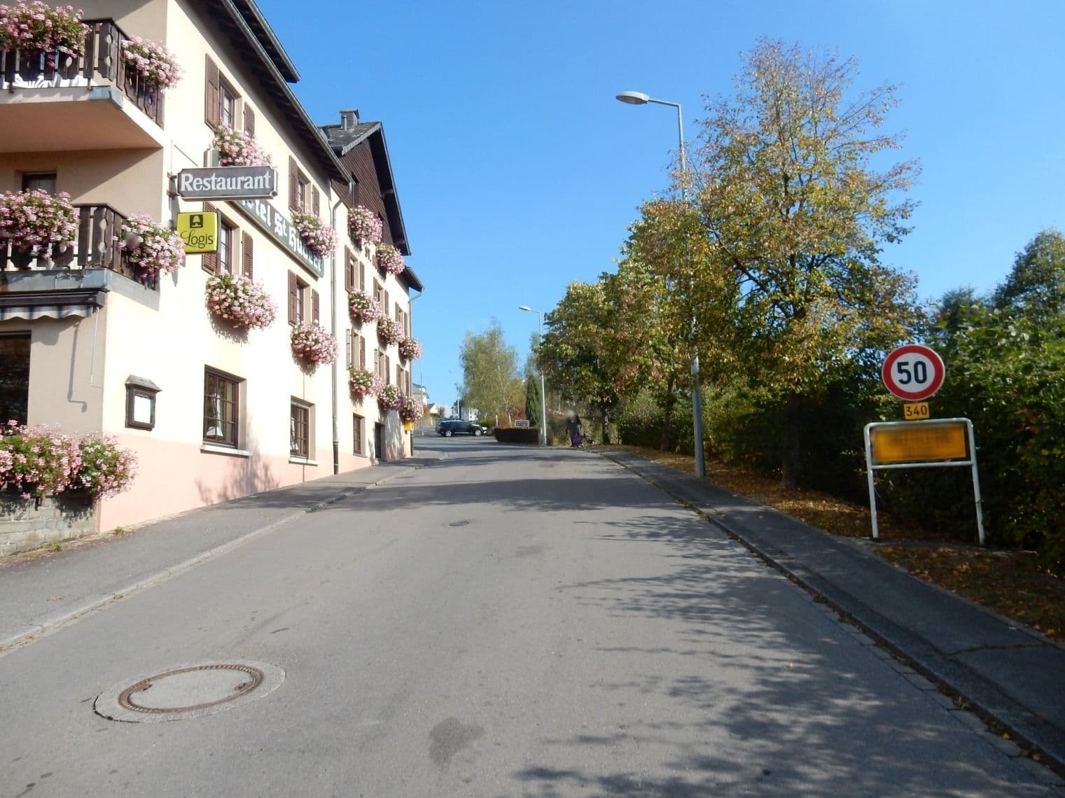 Street view near Hotel St Hubert, Clervaux — © sarant (CC BY-SA · Mapillary)