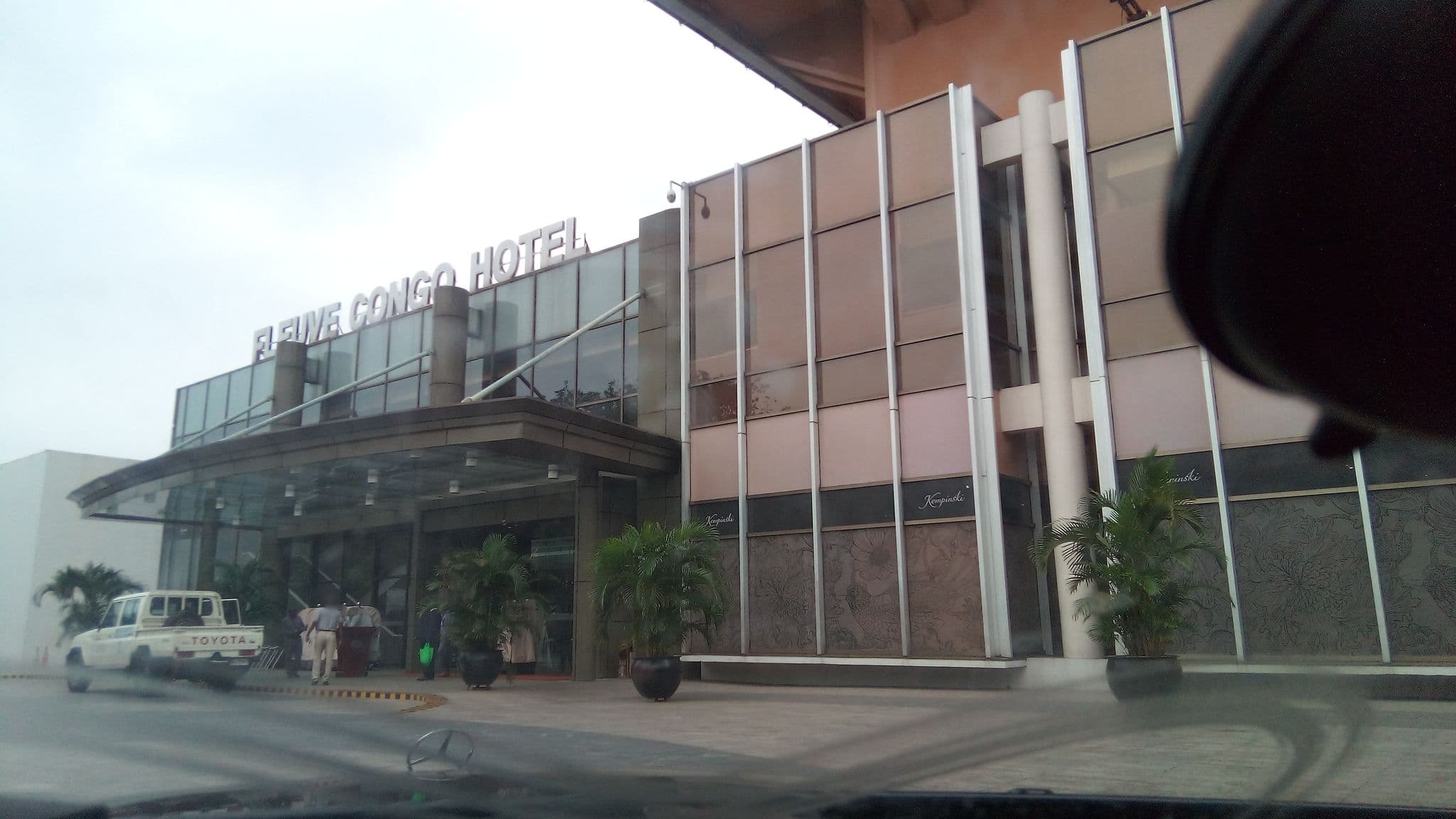Street view near kongo cumhuriyeti, Kinshasa — © christianshad (CC BY-SA · Mapillary)