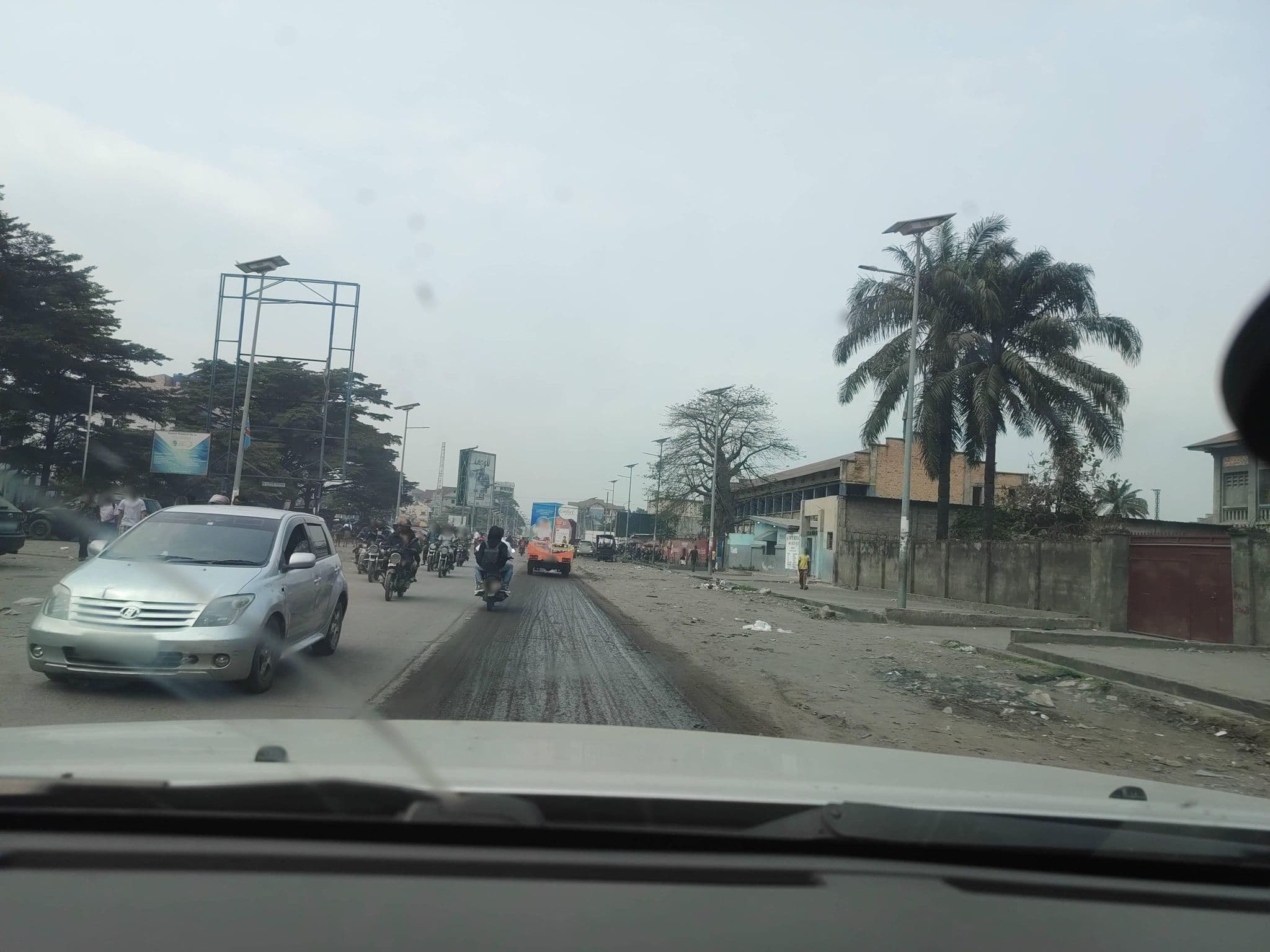 Street view near Jadoby Hotel, Kinshasa — © orlanto (CC BY-SA · Mapillary)